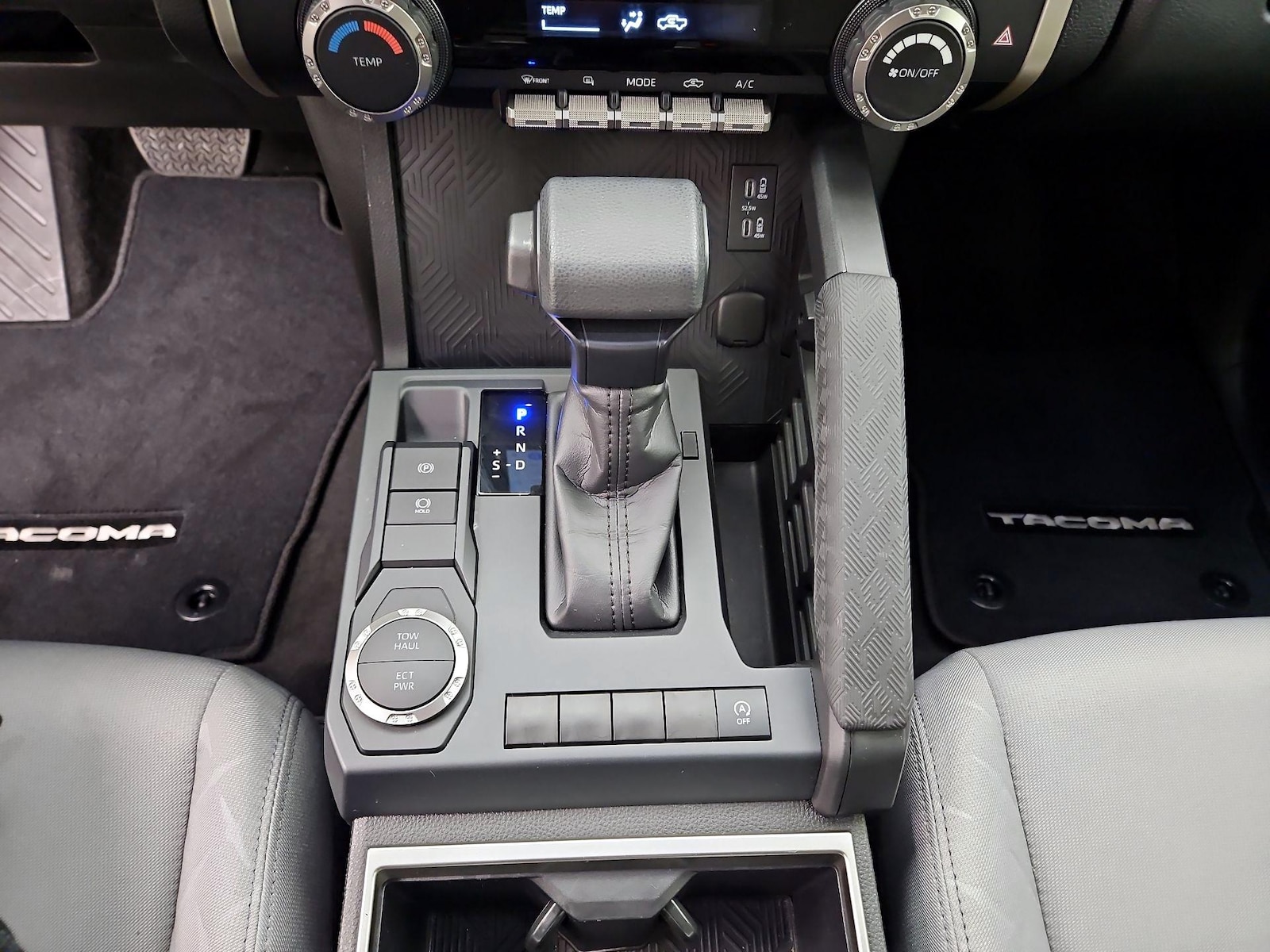 2025 Toyota Tacoma SR5 - Photo 18