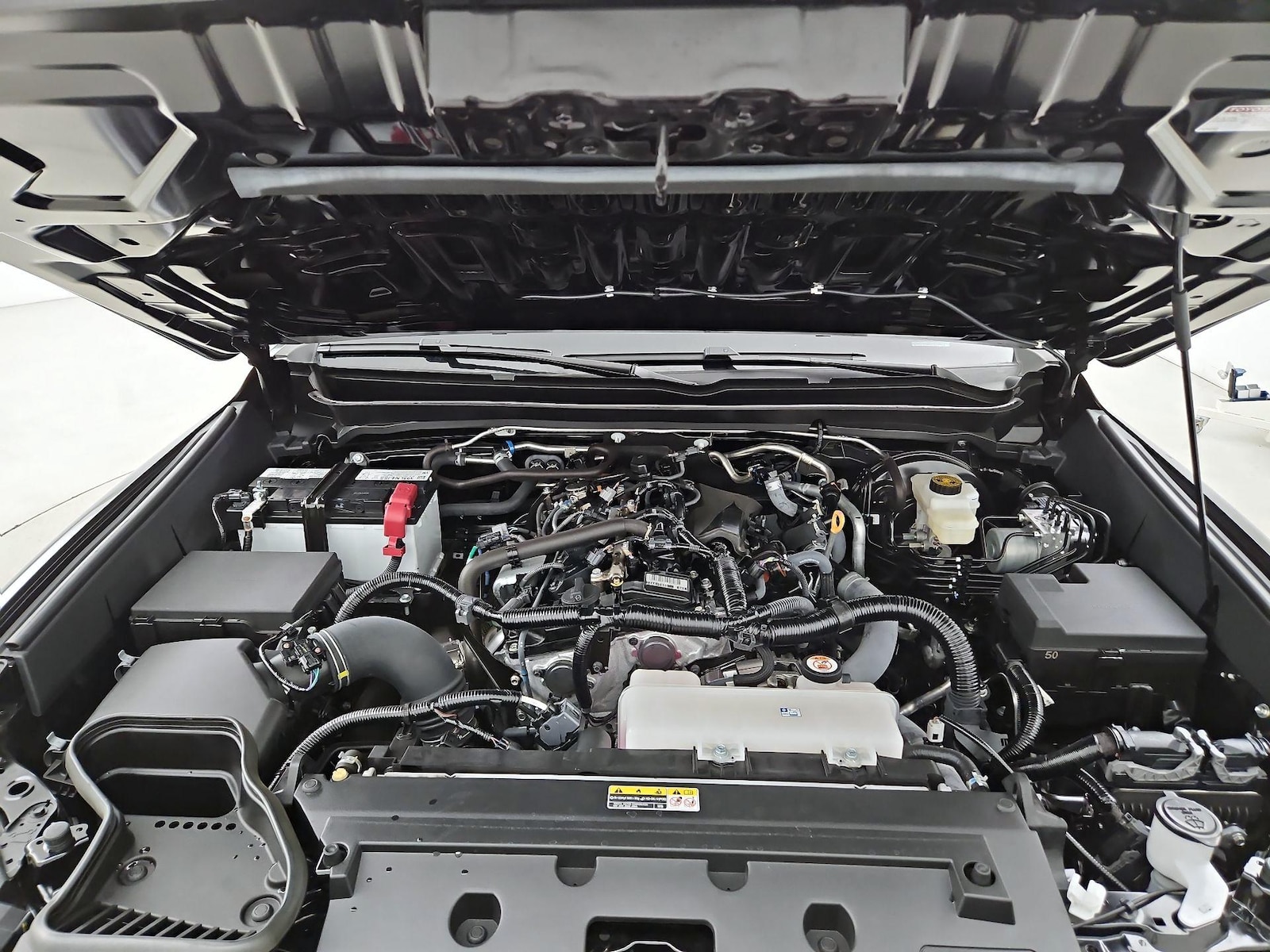 2025 Toyota Tacoma SR5 - Photo 22