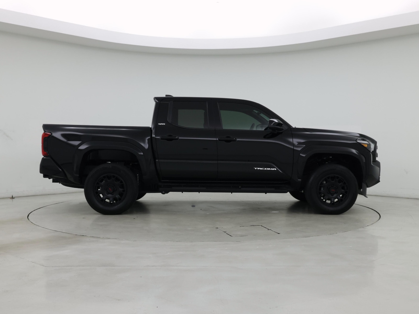 2025 Toyota Tacoma SR5 - Photo 8