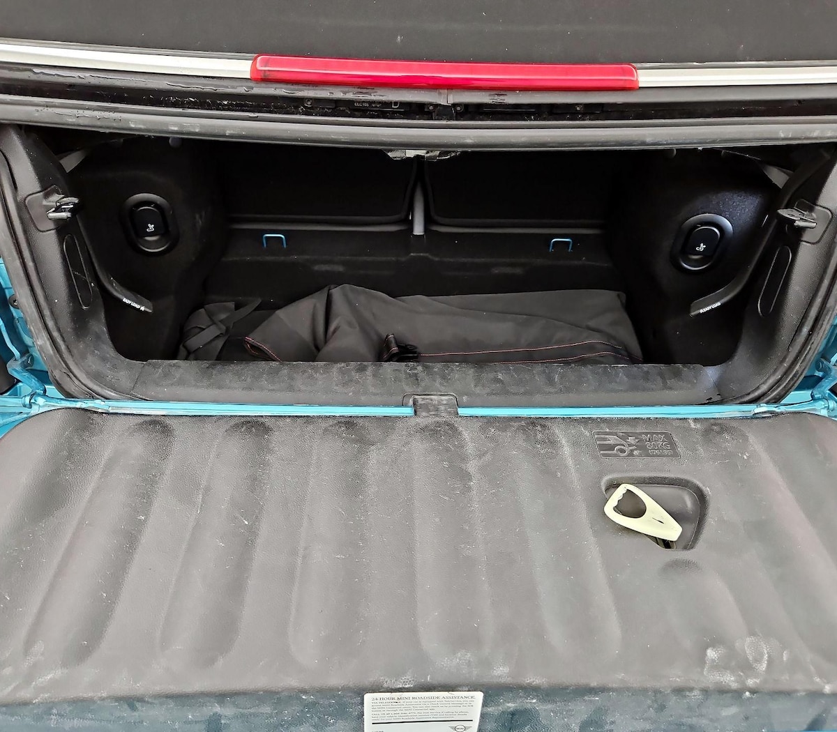 Trunk/Cargo (Seats Up)