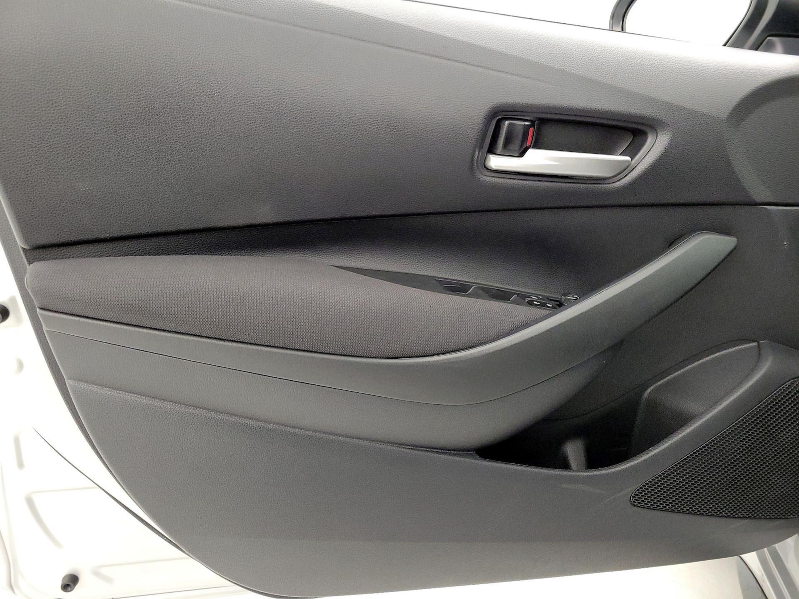 2026 Toyota Corolla SE - Photo 13