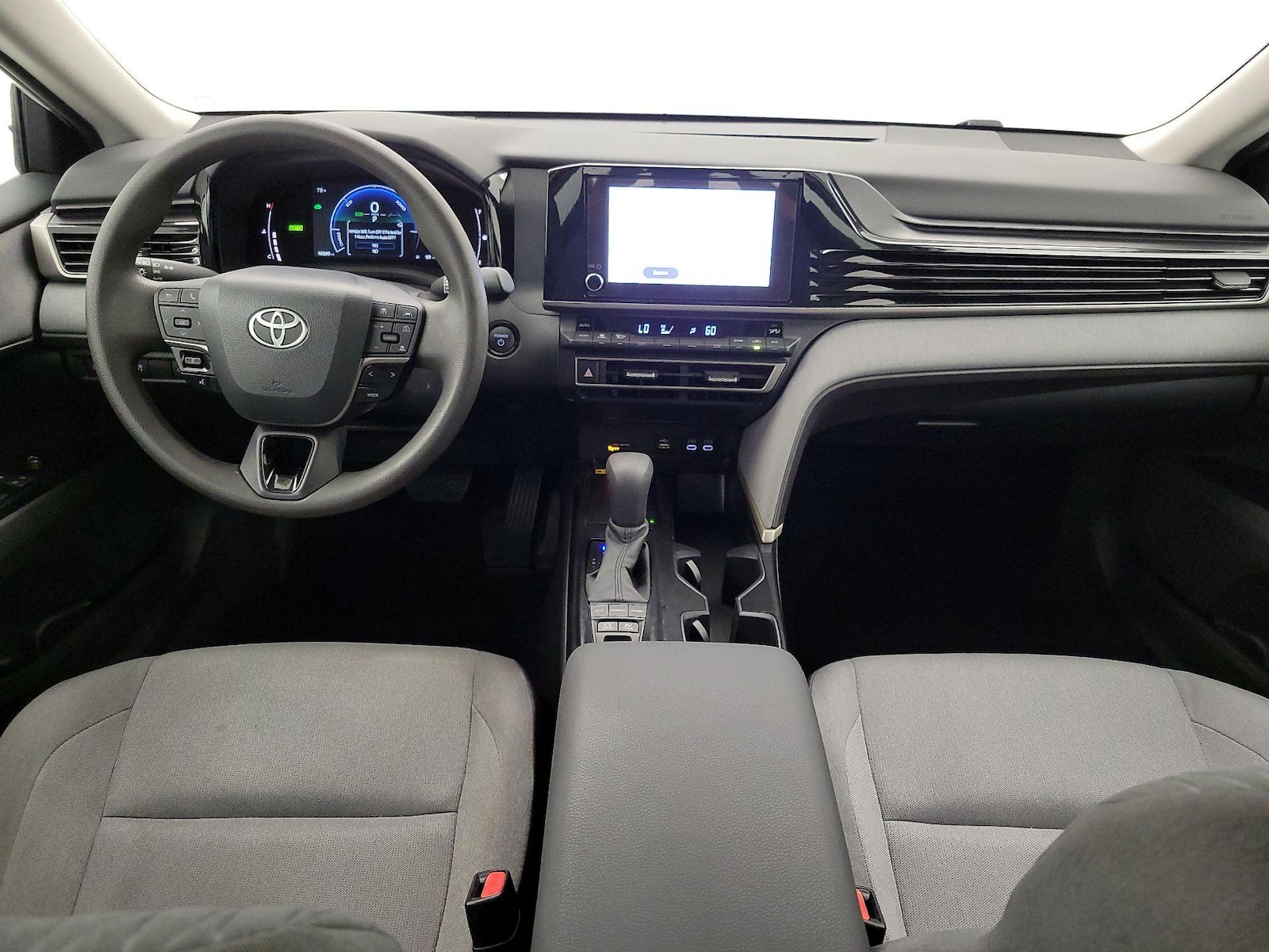 2025 Toyota Camry LE - Photo 10