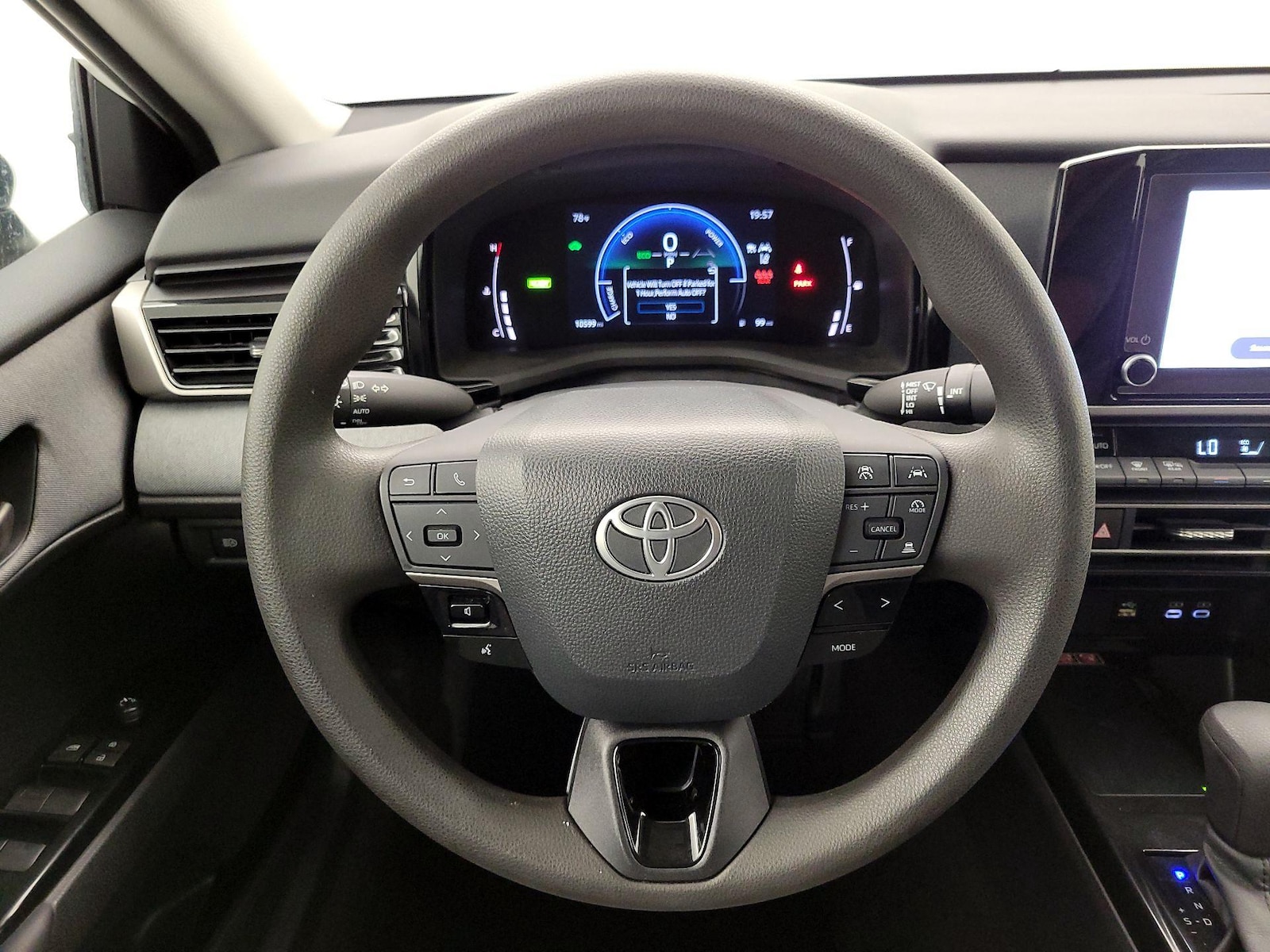 2025 Toyota Camry LE - Photo 11