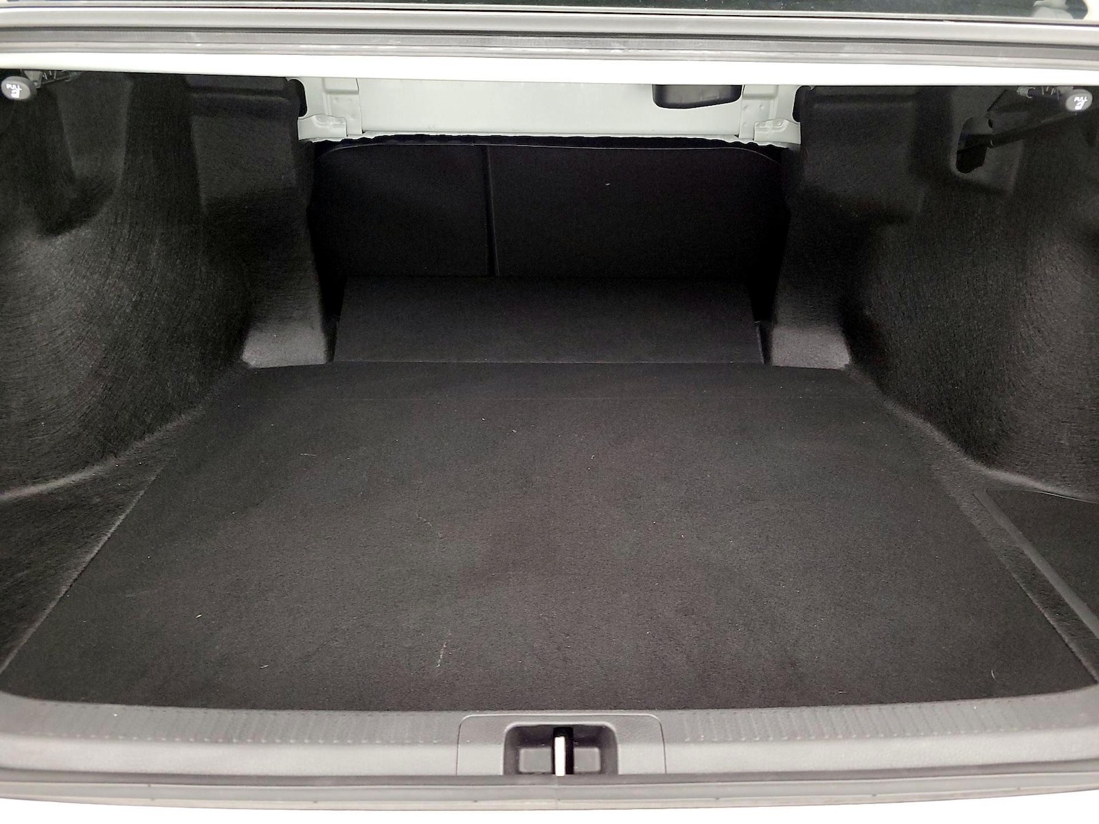 2025 Toyota Camry LE - Photo 21