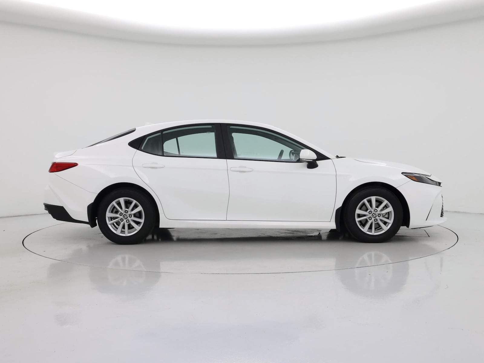 2025 Toyota Camry LE - Photo 8