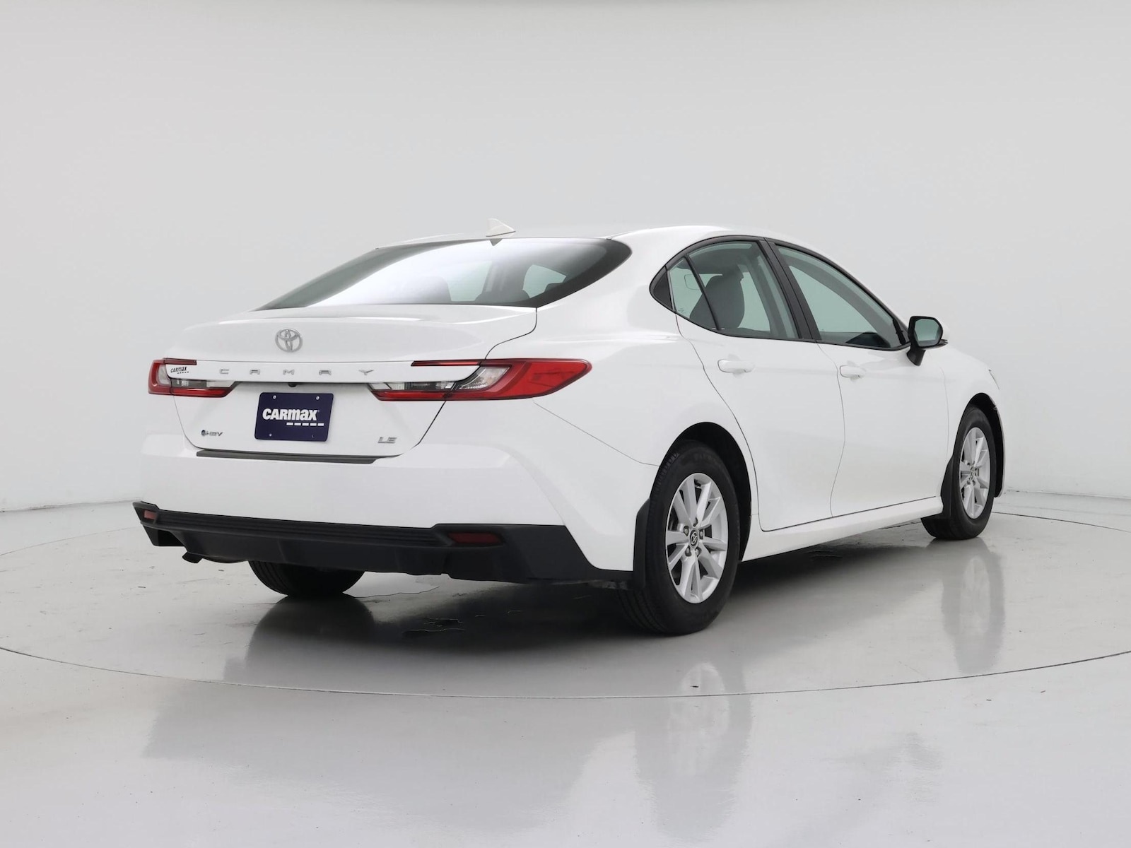 2025 Toyota Camry LE - Photo 9