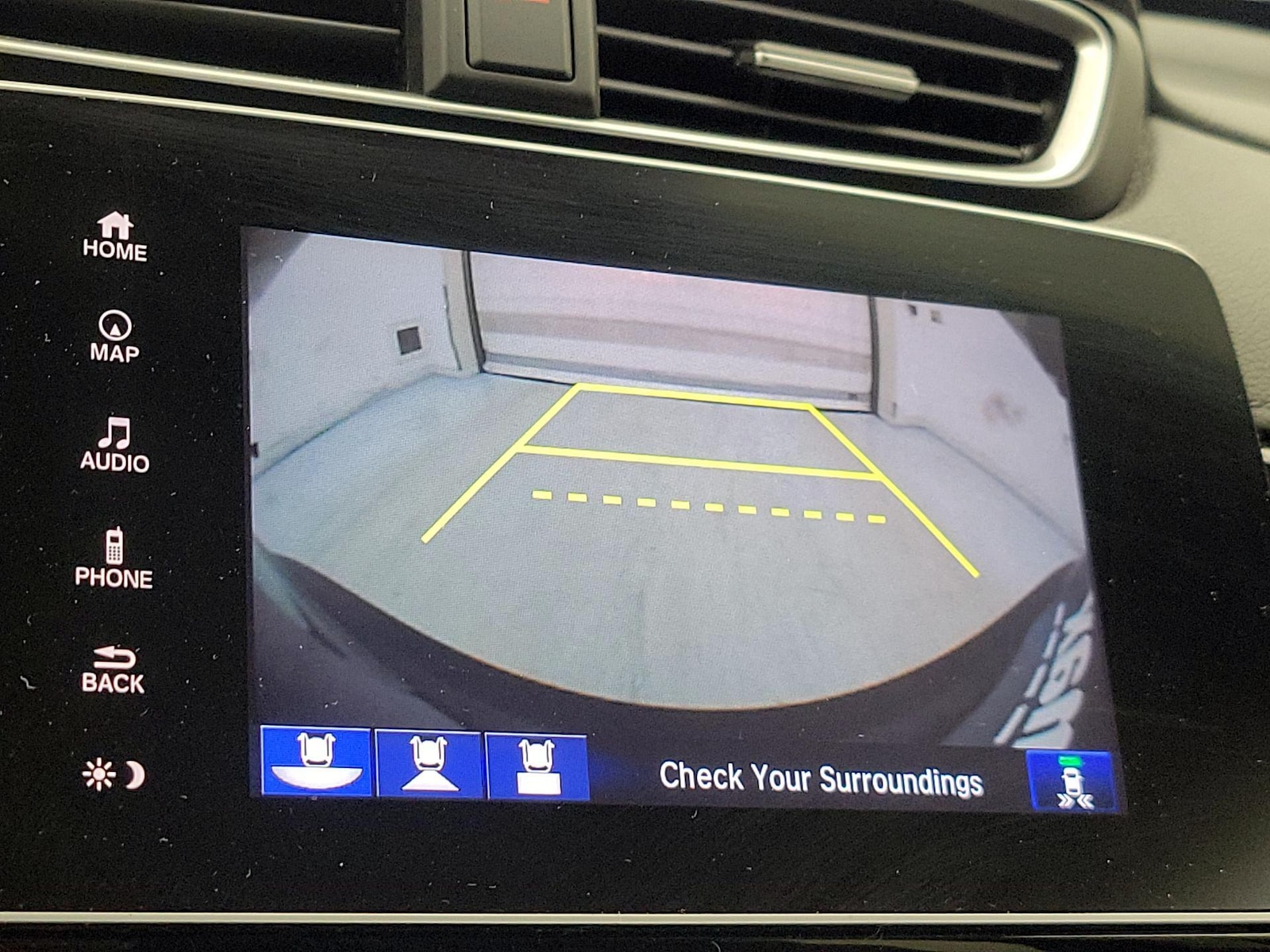 2022 Honda CR-V Touring - Photo 16