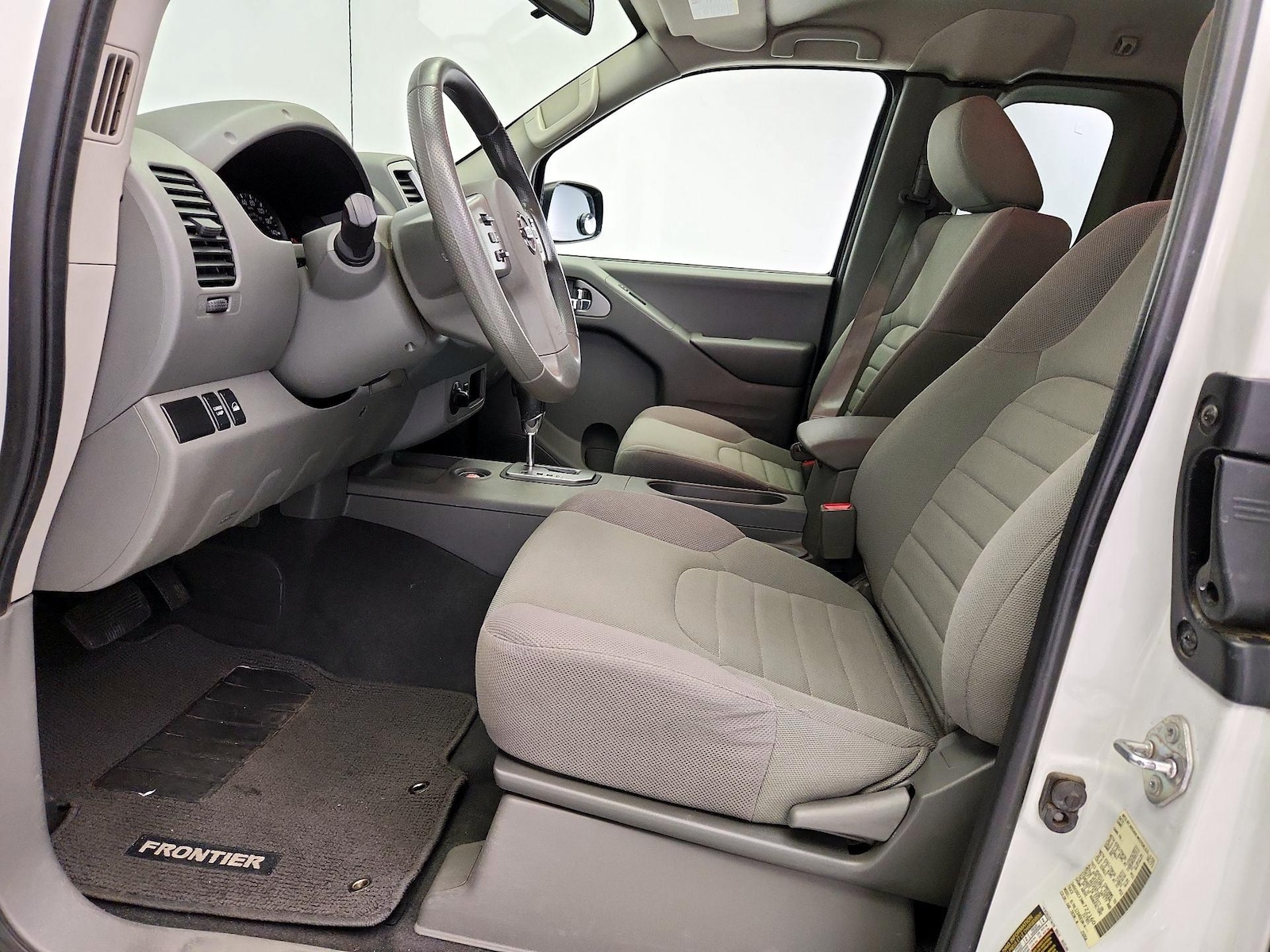 2021 Nissan Frontier S - Photo 12
