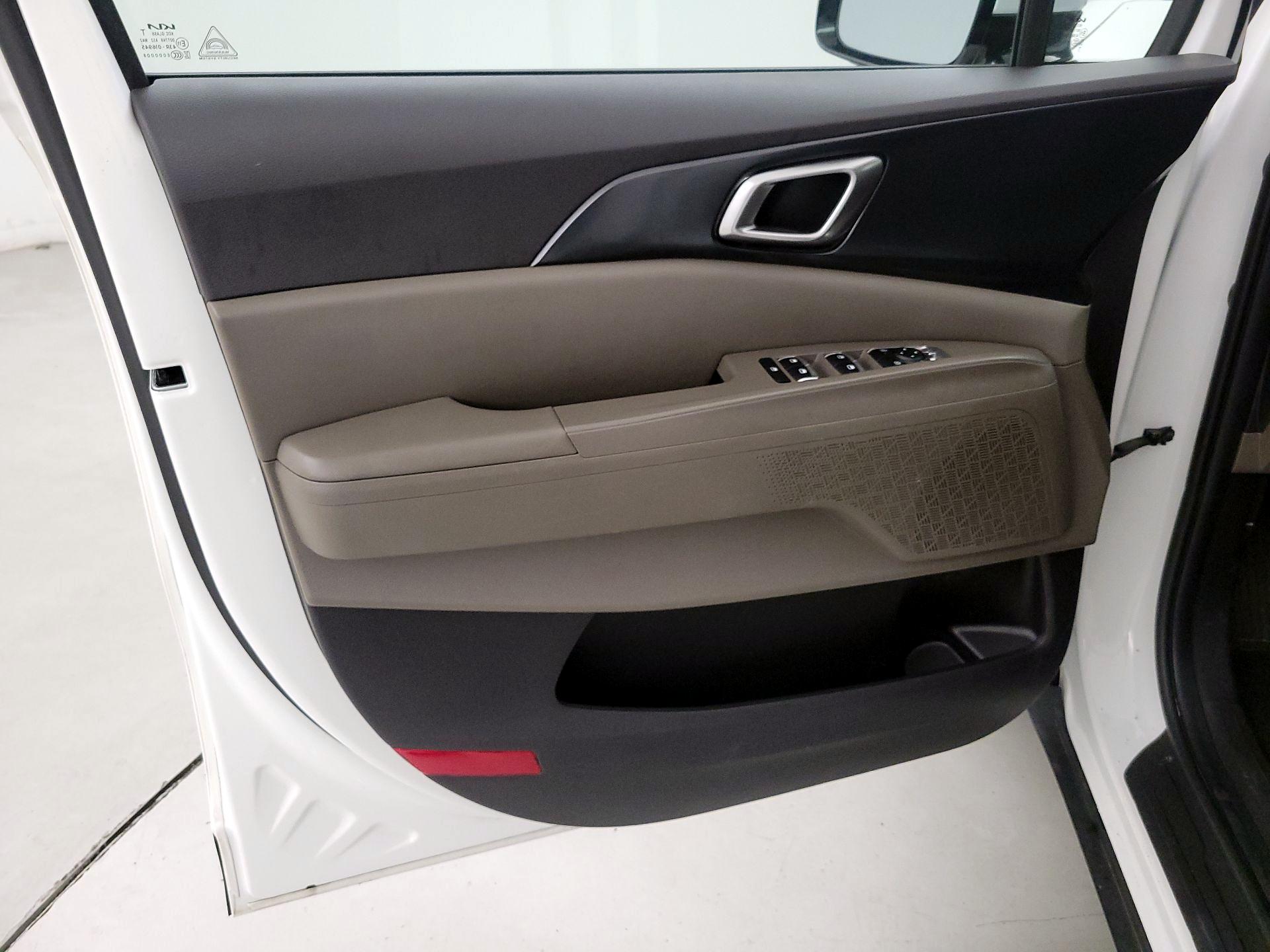 Thumbnail: 2025 Kia Carnival - 12