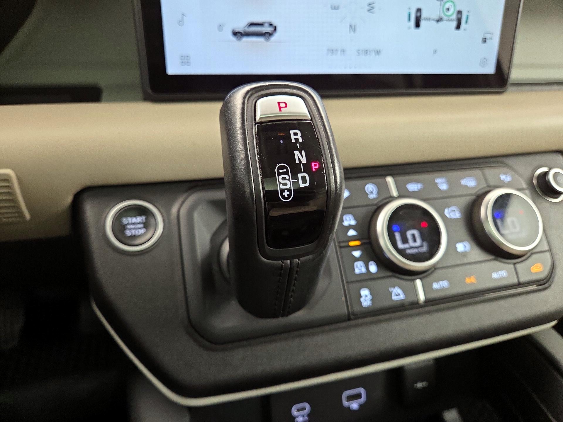 Thumbnail: 2020 Land Rover Defender - 17