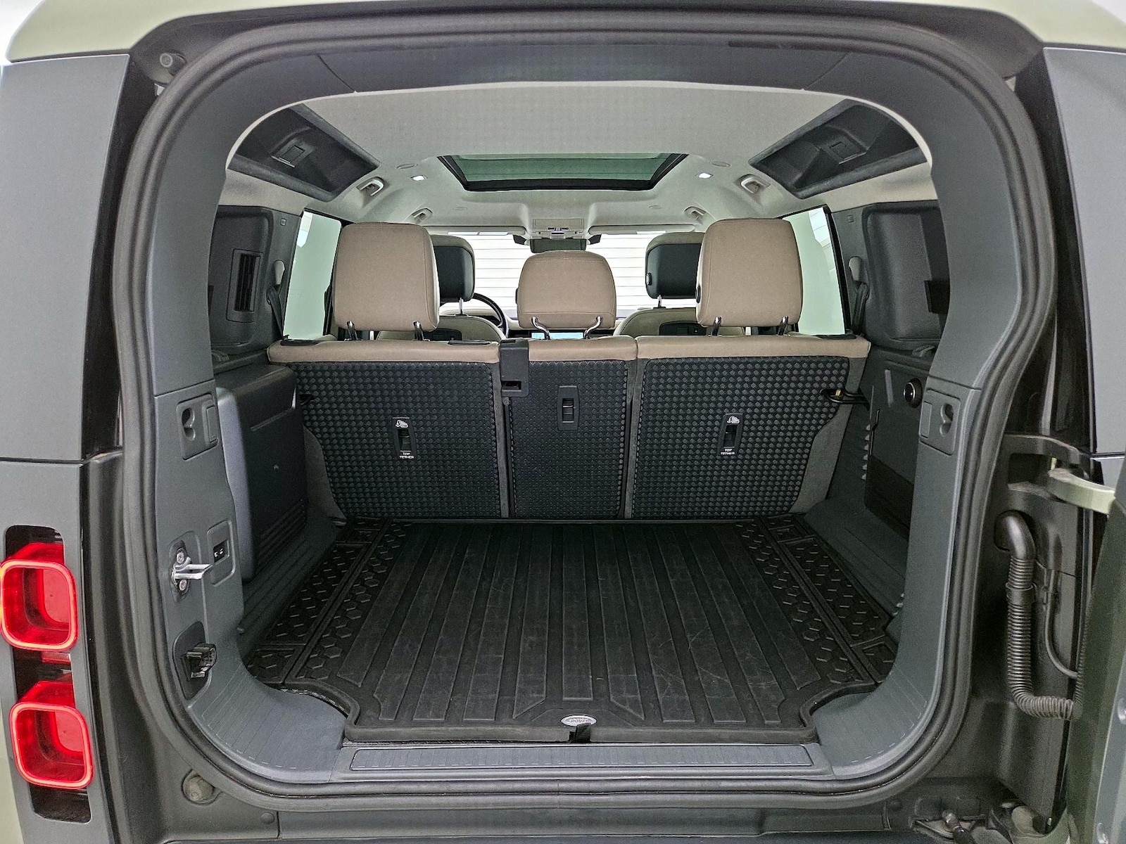 2020 Land Rover Defender HSE - Photo 22