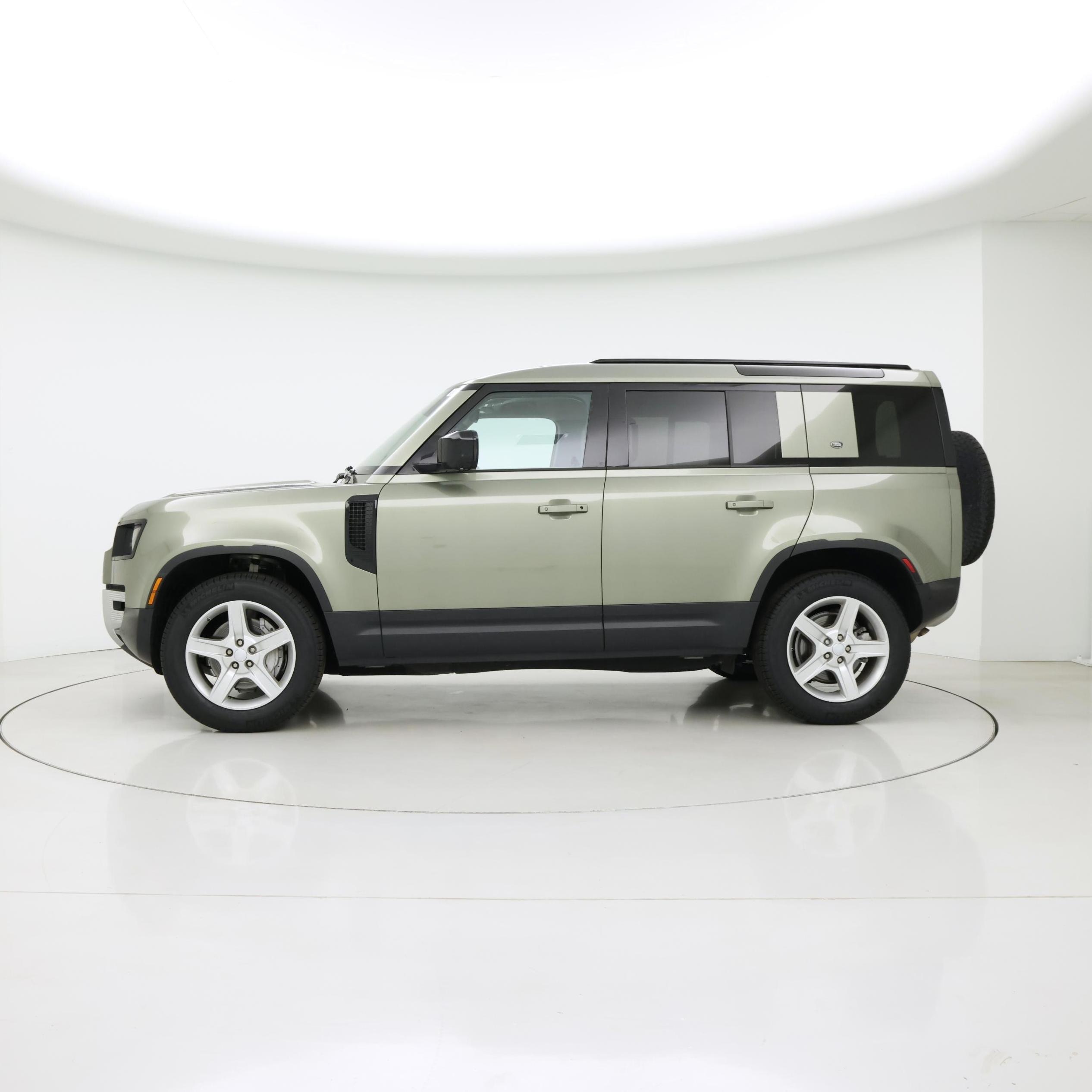 Thumbnail: 2020 Land Rover Defender - 3
