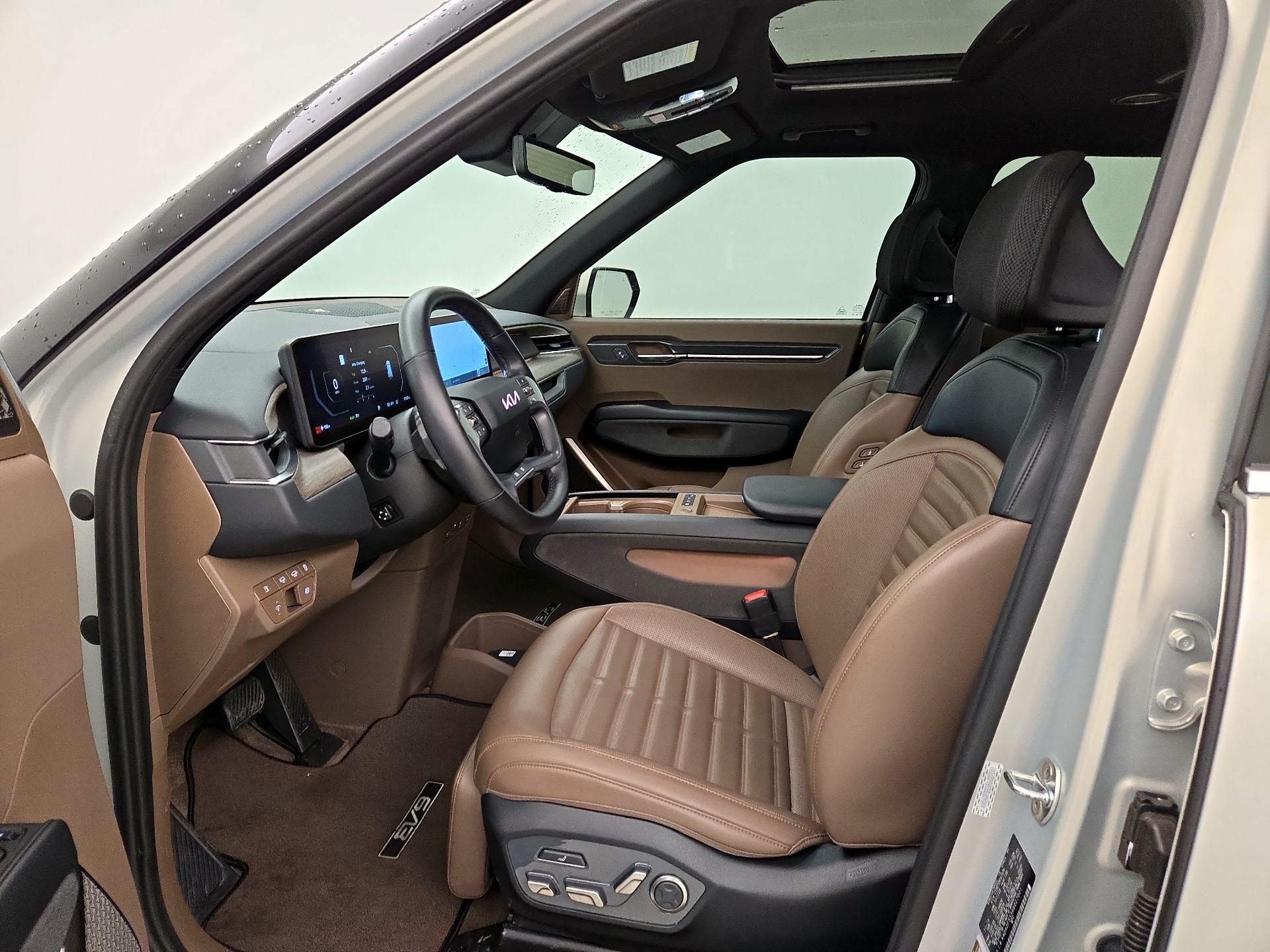 Thumbnail: 2024 Kia EV9 - 11