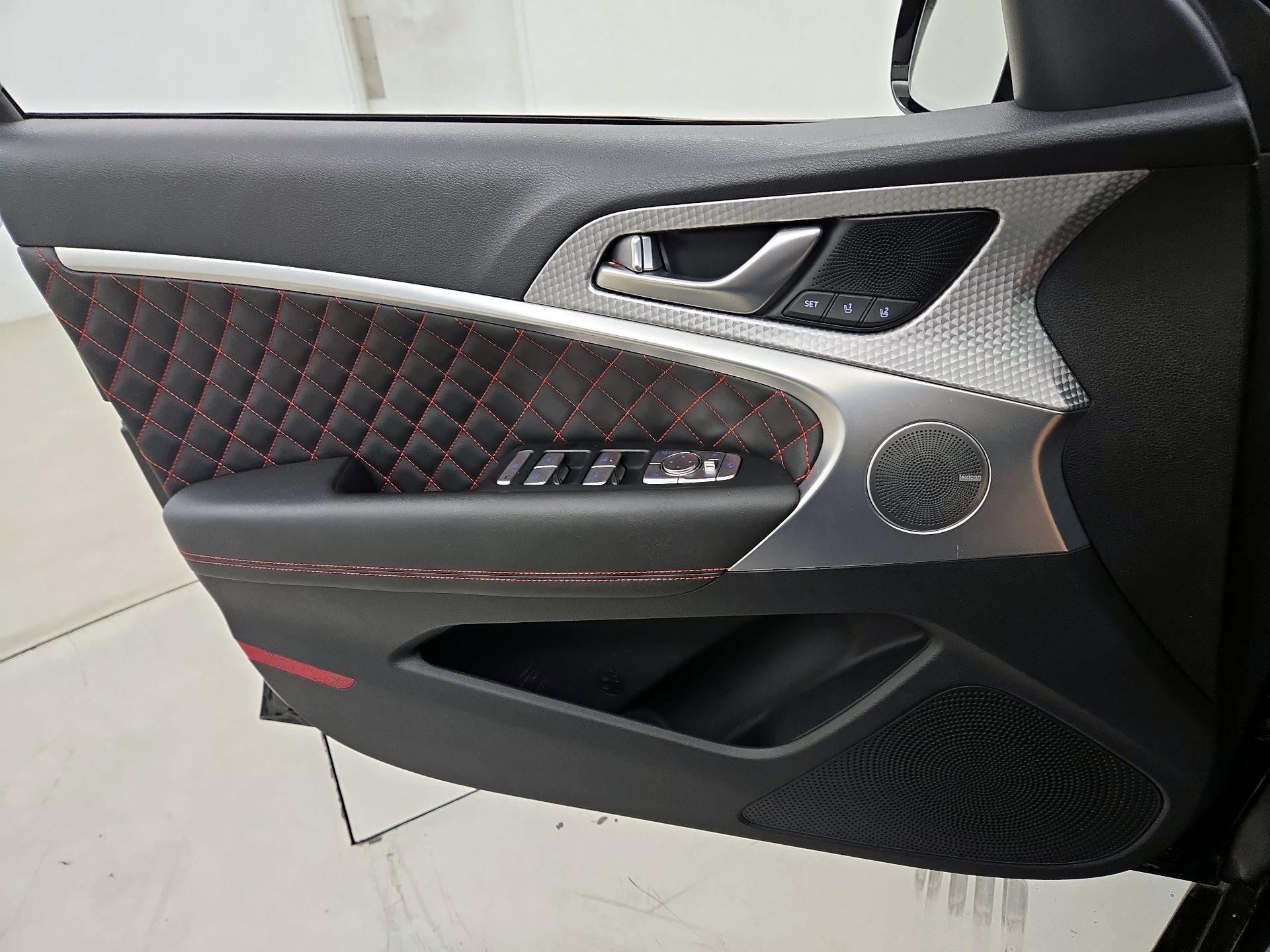 Thumbnail: 2023 Genesis G70 - 12