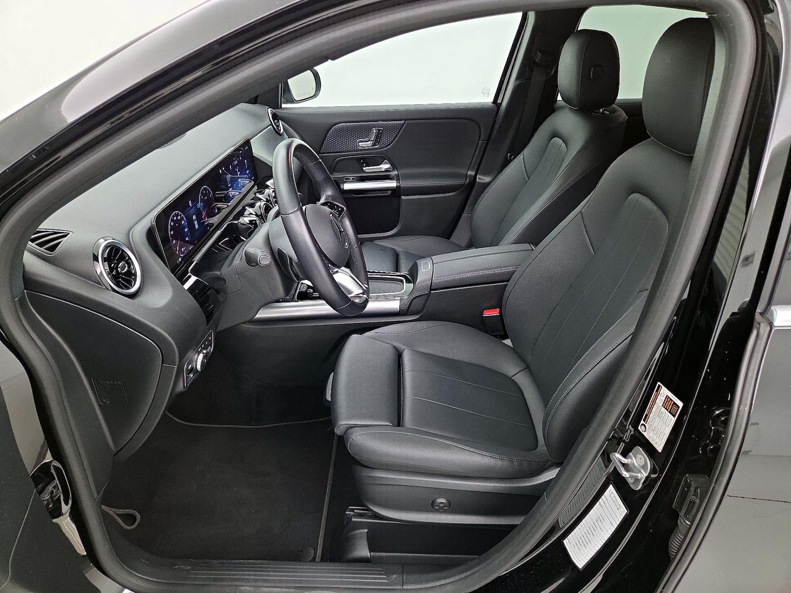 Side Airbags & Leatherette Seats