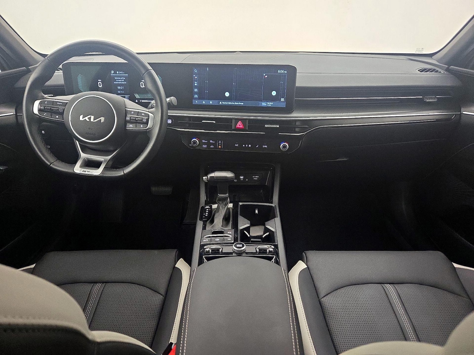 2025 Kia K5 GT-Line - Photo 10
