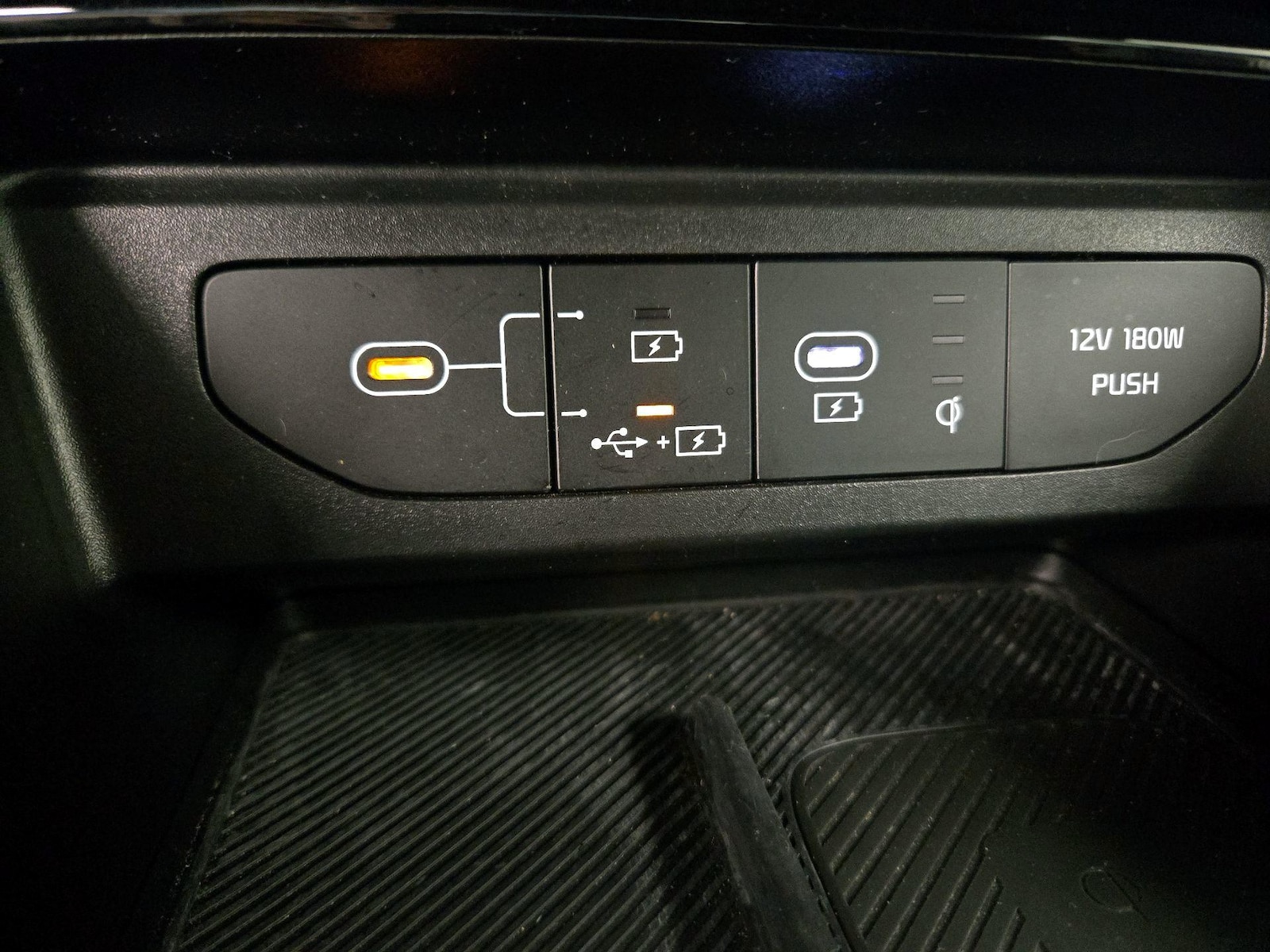 2025 Kia K5 GT-Line - Photo 20