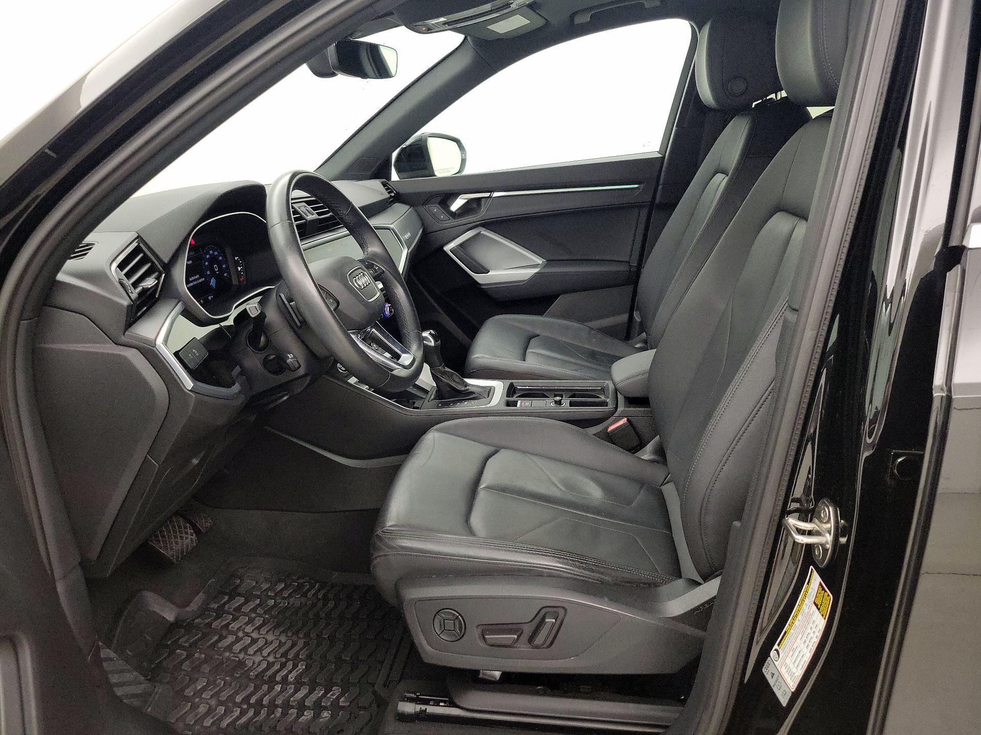 Thumbnail: 2023 Audi Q3 - 11