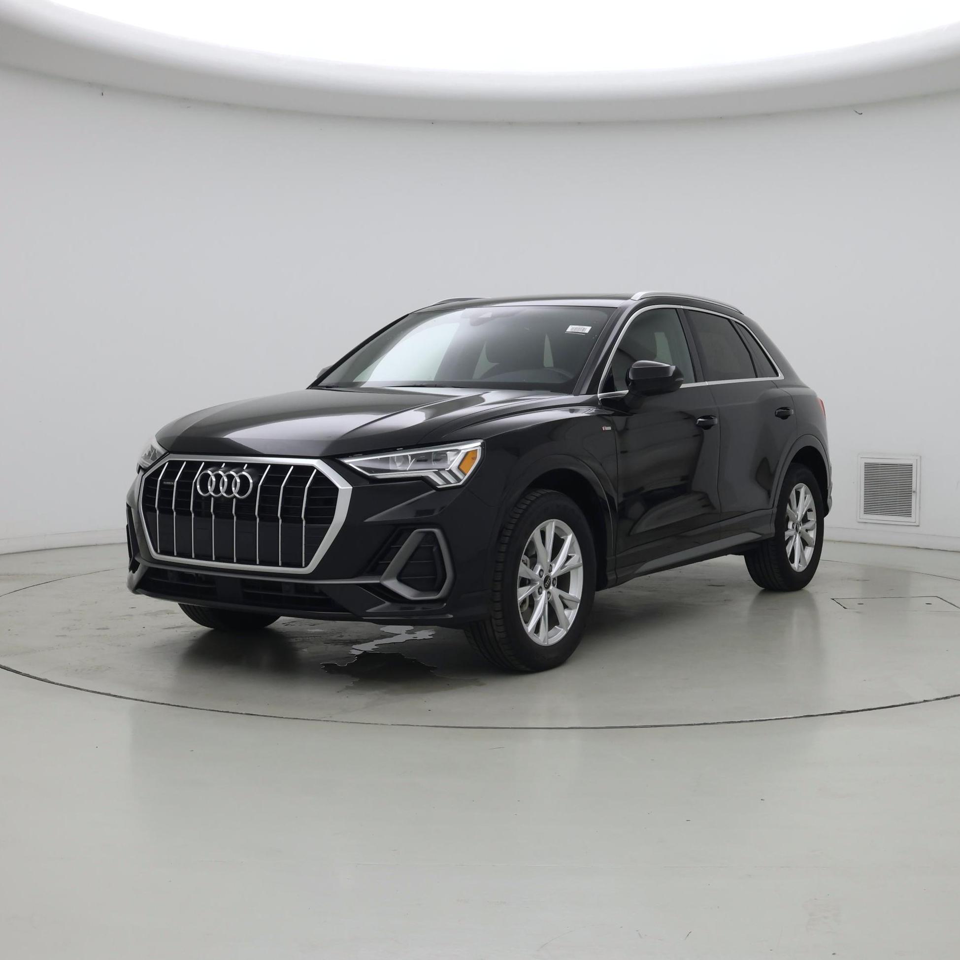 Thumbnail: 2023 Audi Q3 - 4