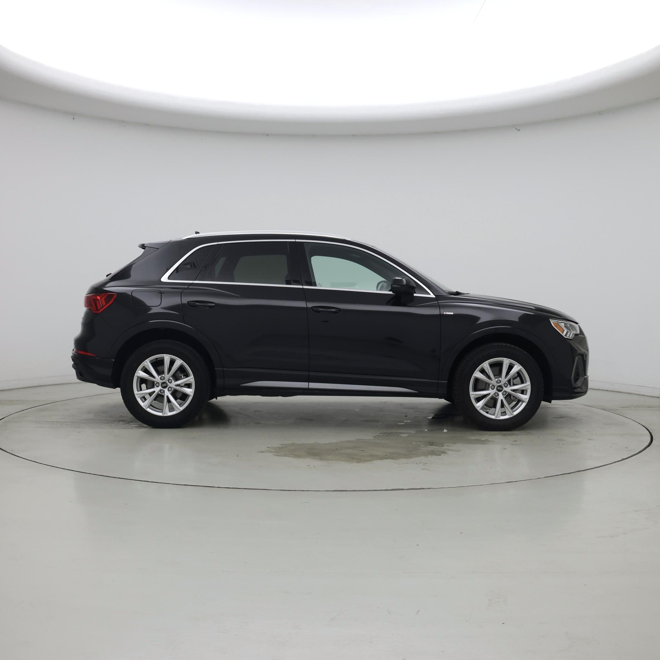 Thumbnail: 2023 Audi Q3 - 7