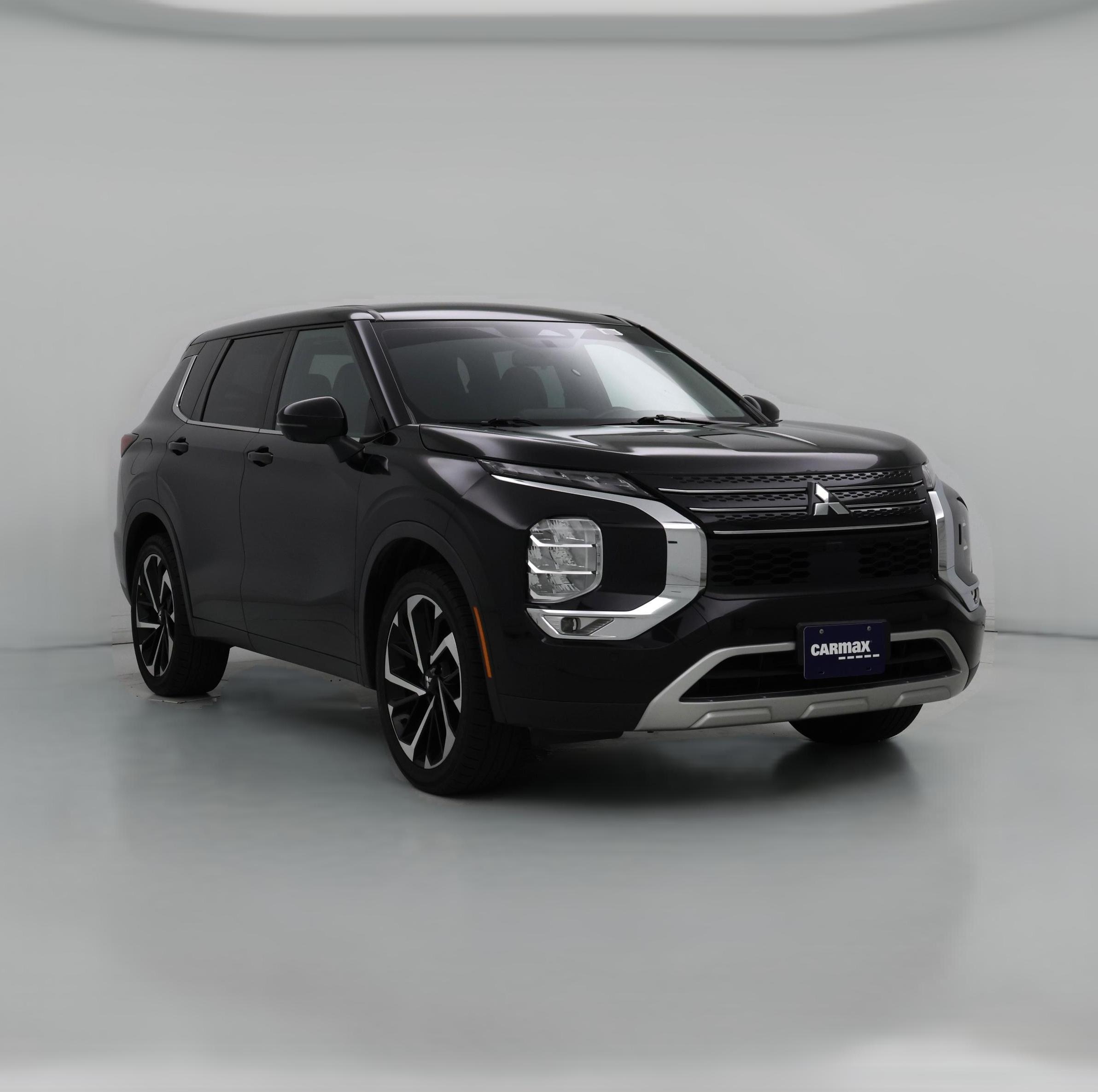 Thumbnail: 2023 Mitsubishi Outlander - 1