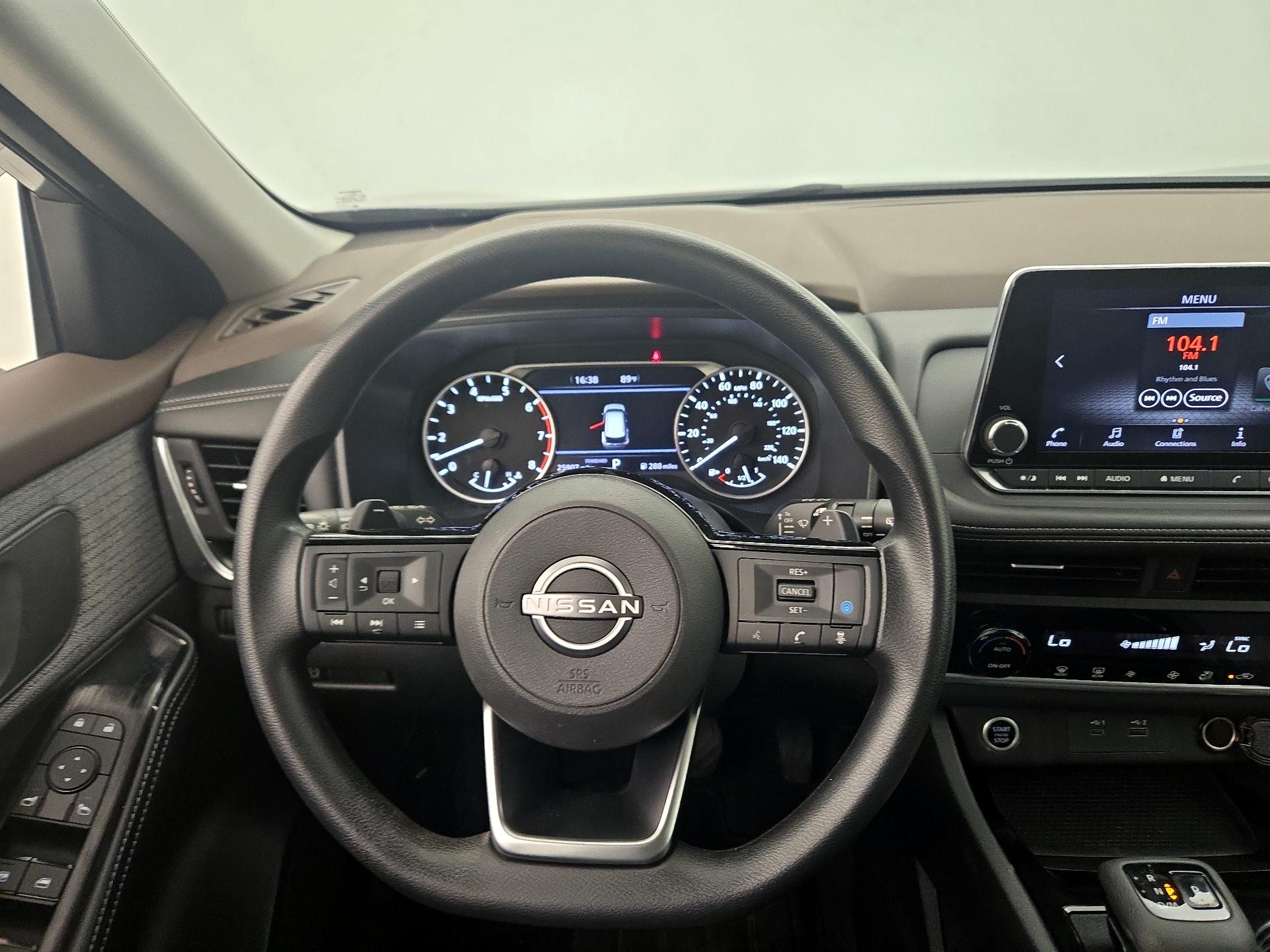 Thumbnail: 2023 Nissan Rogue - 10