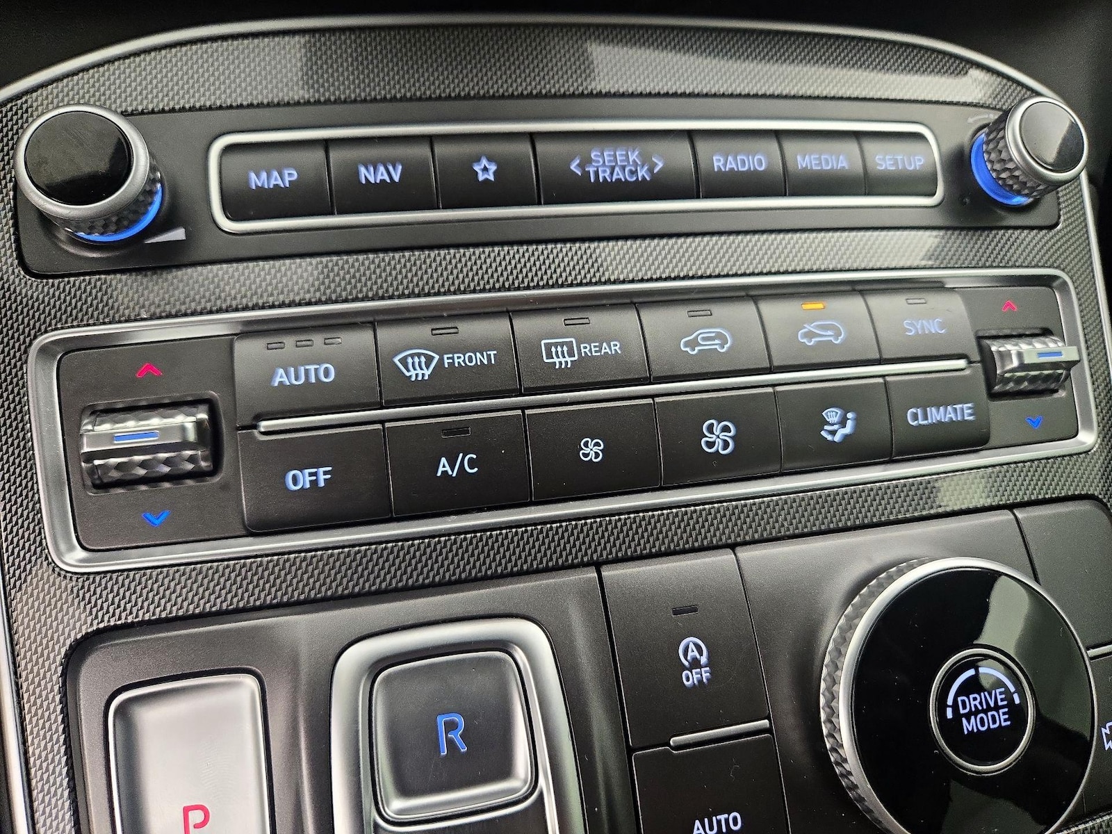 2023 Hyundai Santa Fe SEL - Photo 18