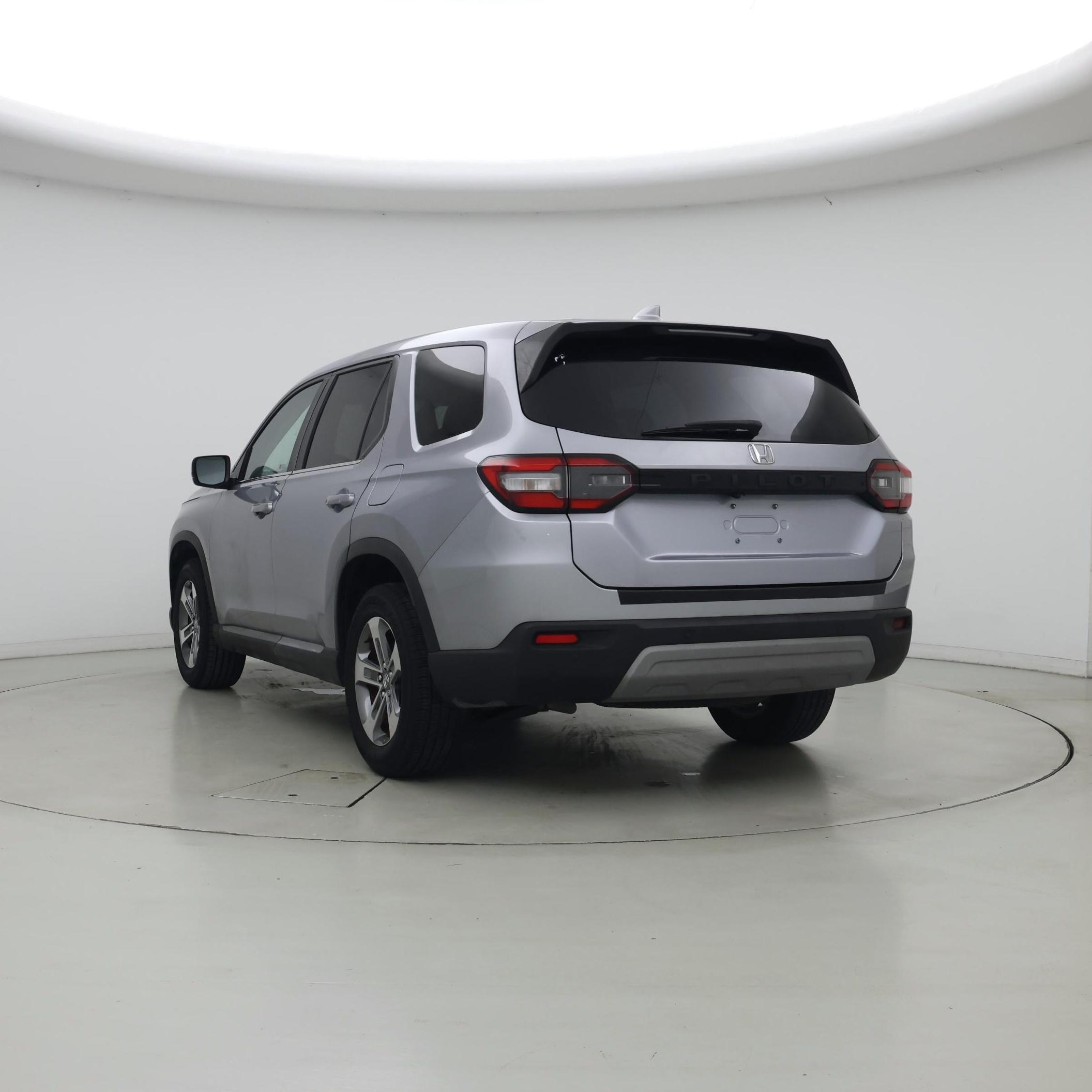 Thumbnail: 2023 Honda Pilot - 2