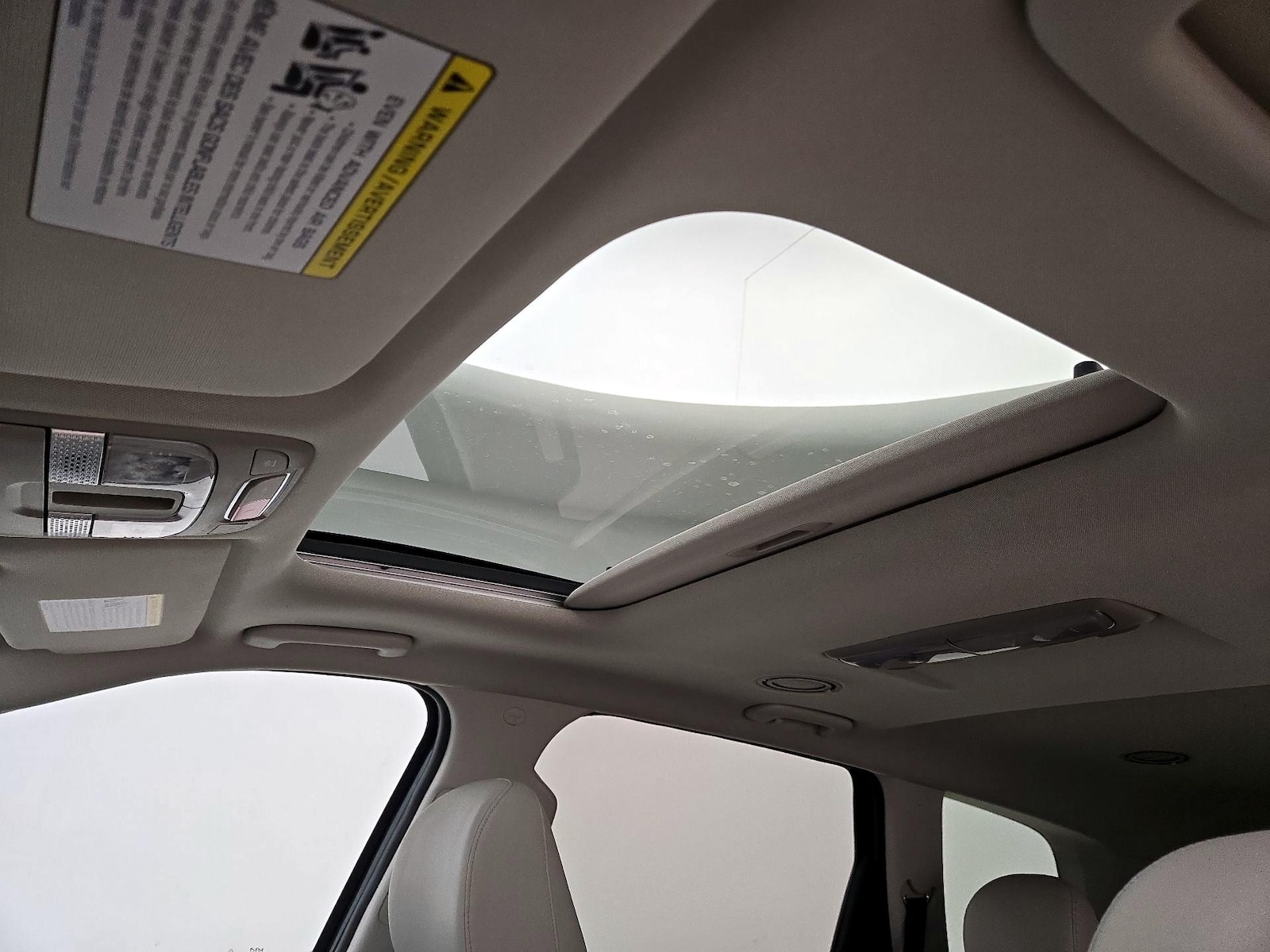 Sunroof(s) & Overhead Airbags