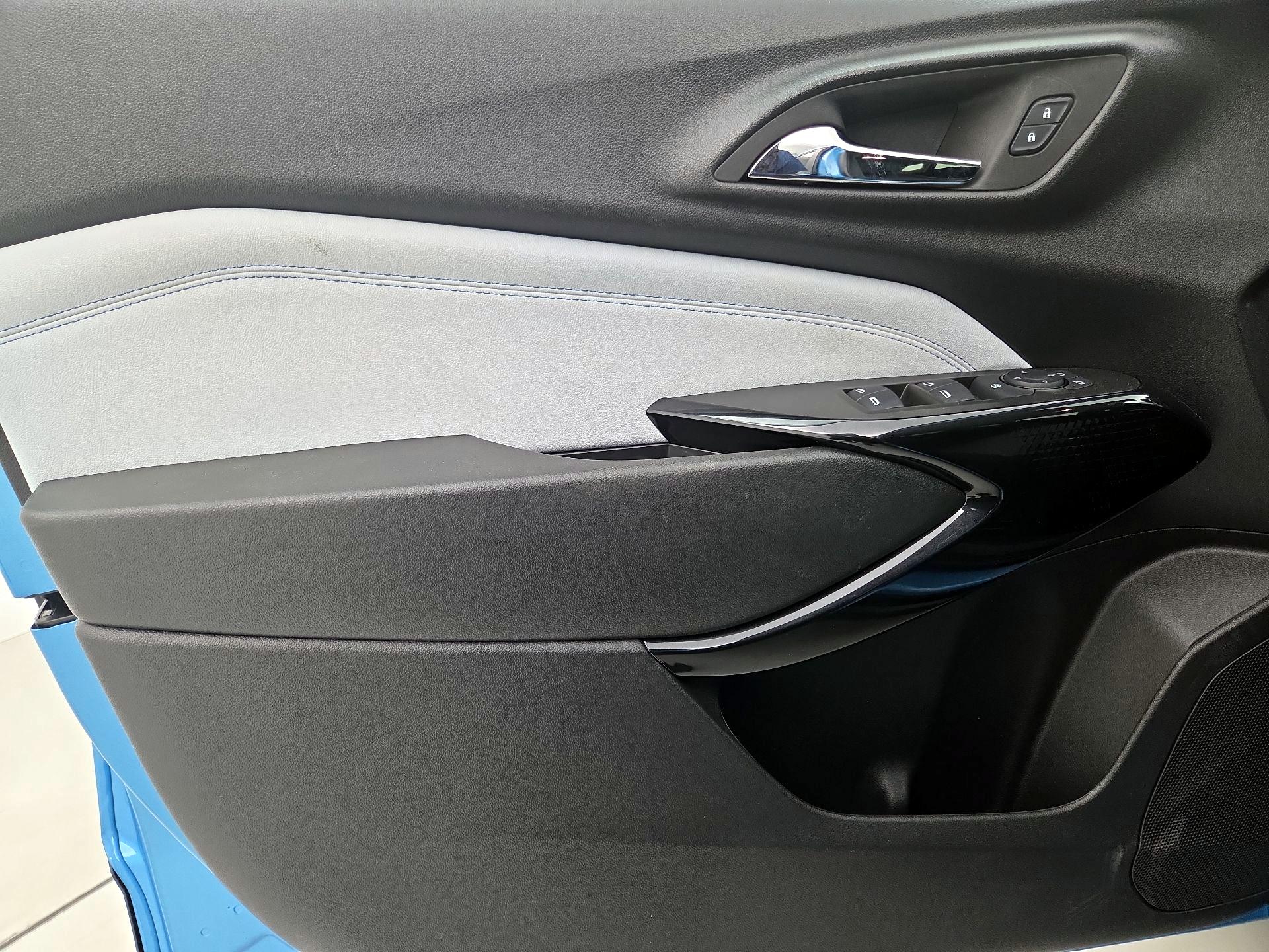 Thumbnail: 2025 Chevrolet Trax - 12