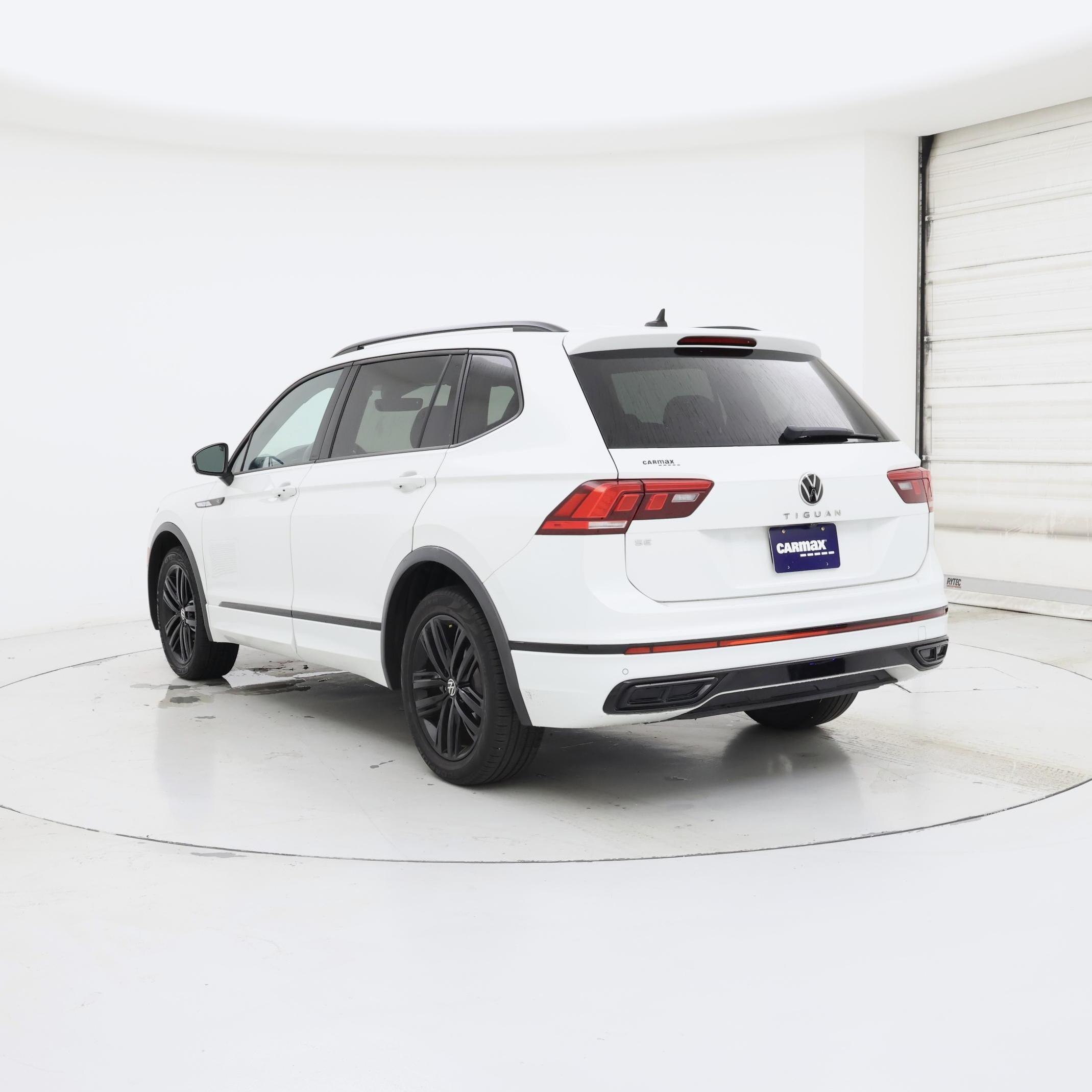 Thumbnail: 2022 Volkswagen Tiguan - 2
