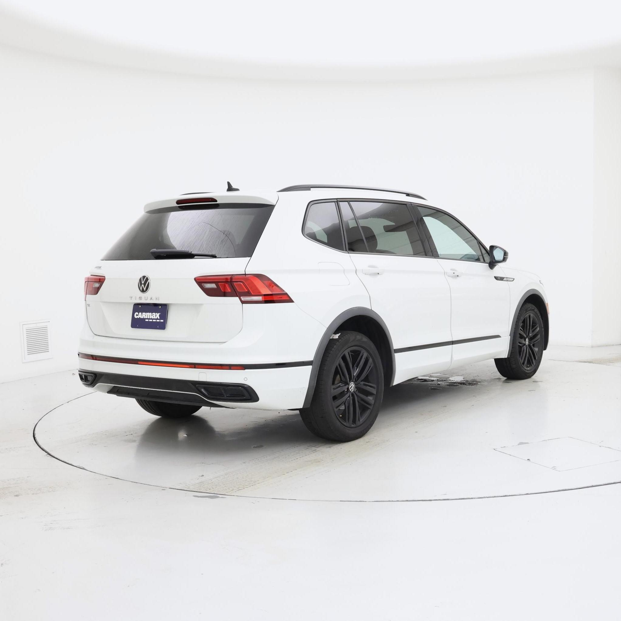 Thumbnail: 2022 Volkswagen Tiguan - 8