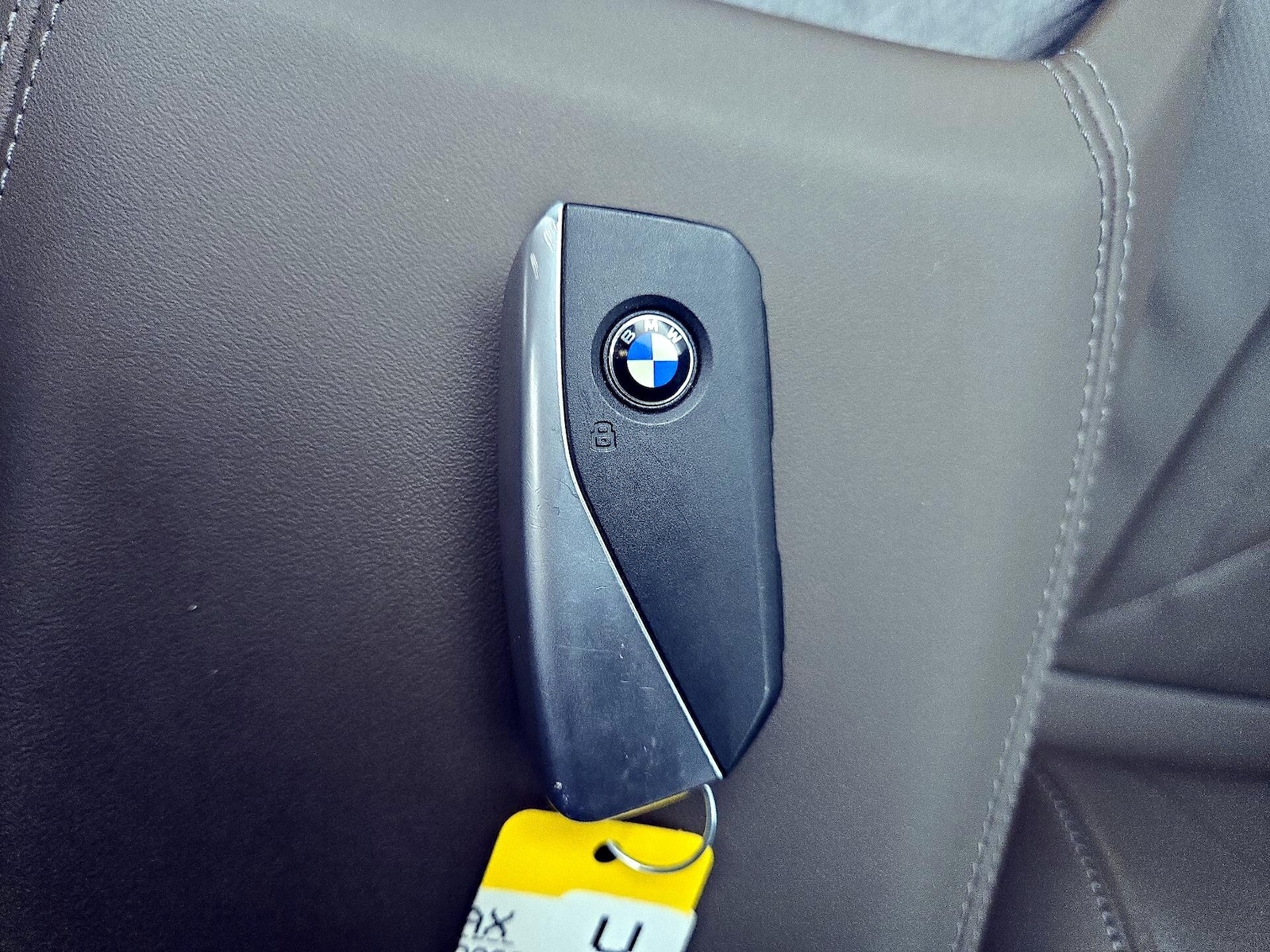 2026 BMW X3 30 - Photo 23