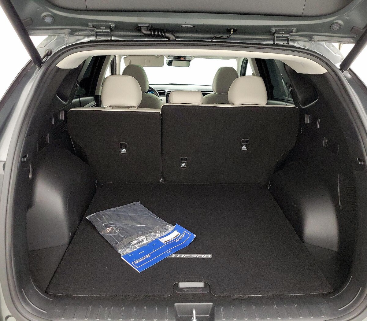 Trunk/Cargo (Seats Up)