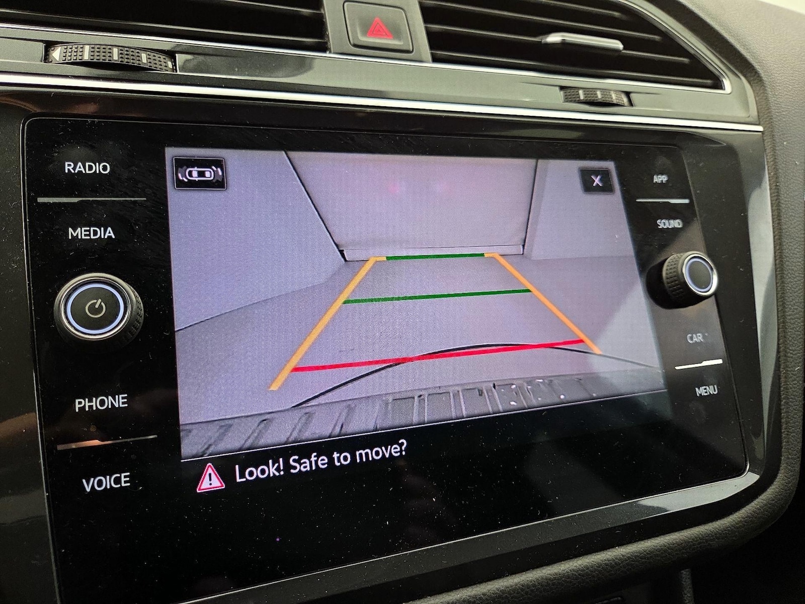 2022 Volkswagen Tiguan SE - Photo 15