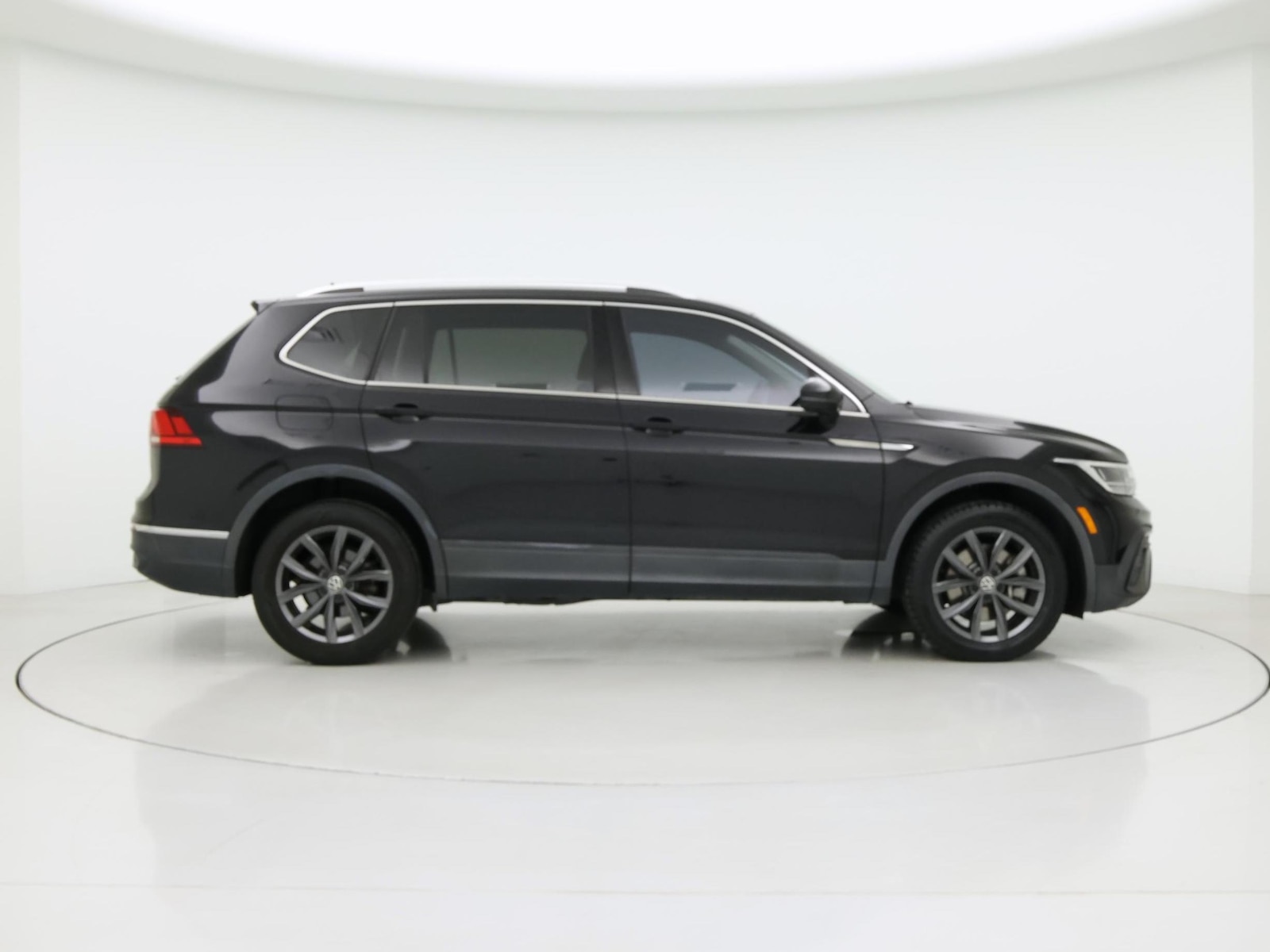 2022 Volkswagen Tiguan SE - Photo 8