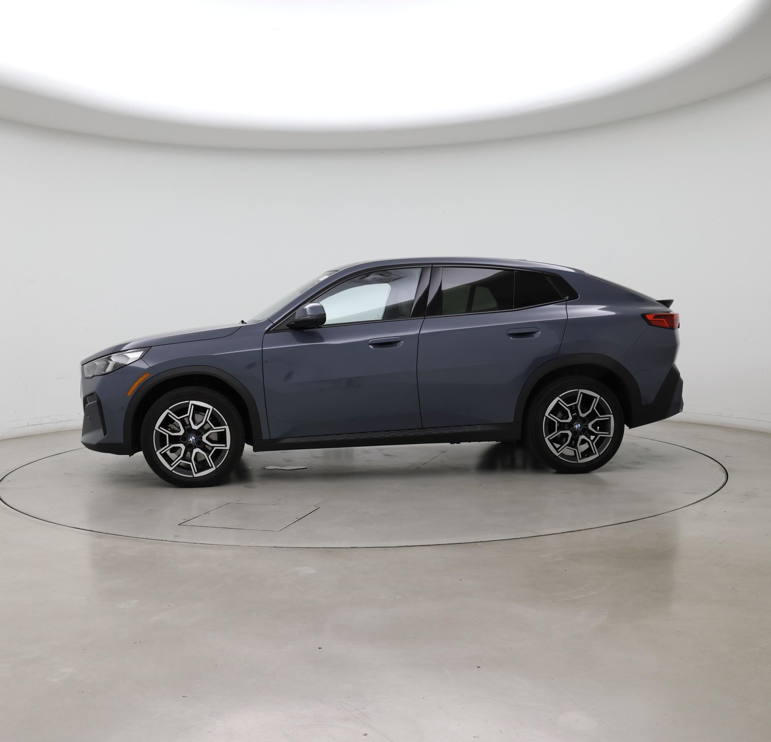 Thumbnail: 2025 BMW X2 - 3