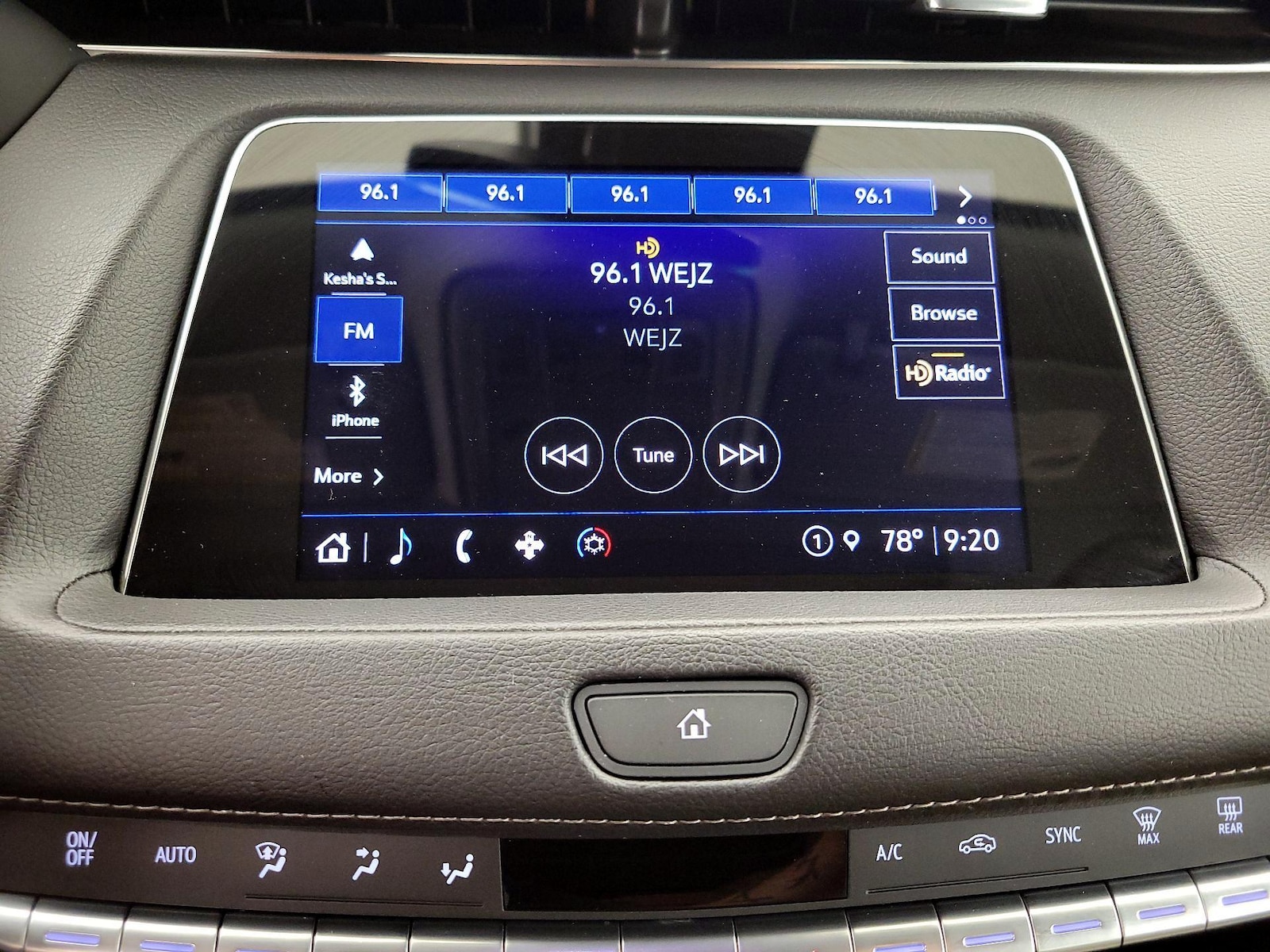 2023 Cadillac XT4 Luxury - Photo 16
