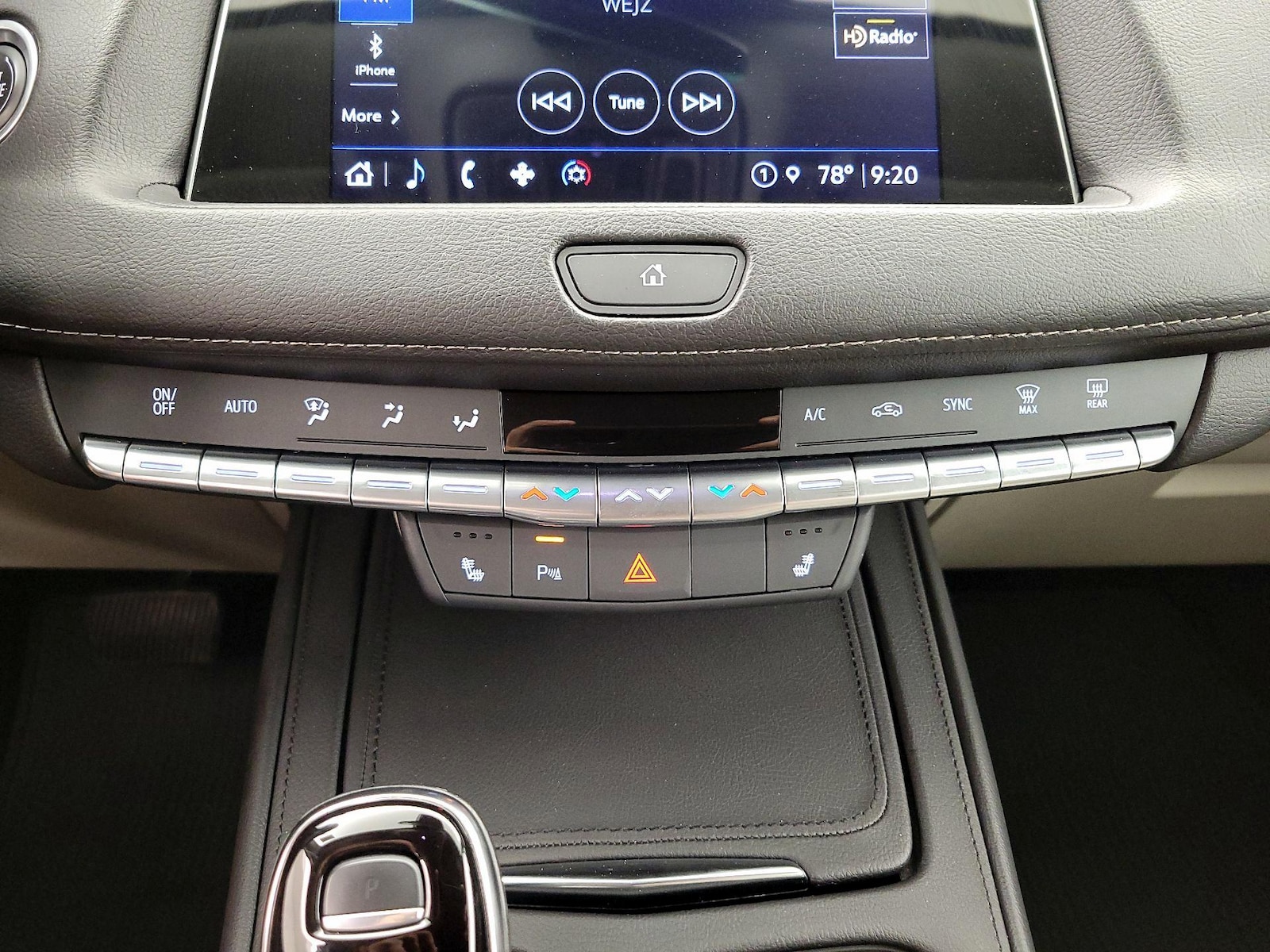 2023 Cadillac XT4 Luxury - Photo 17