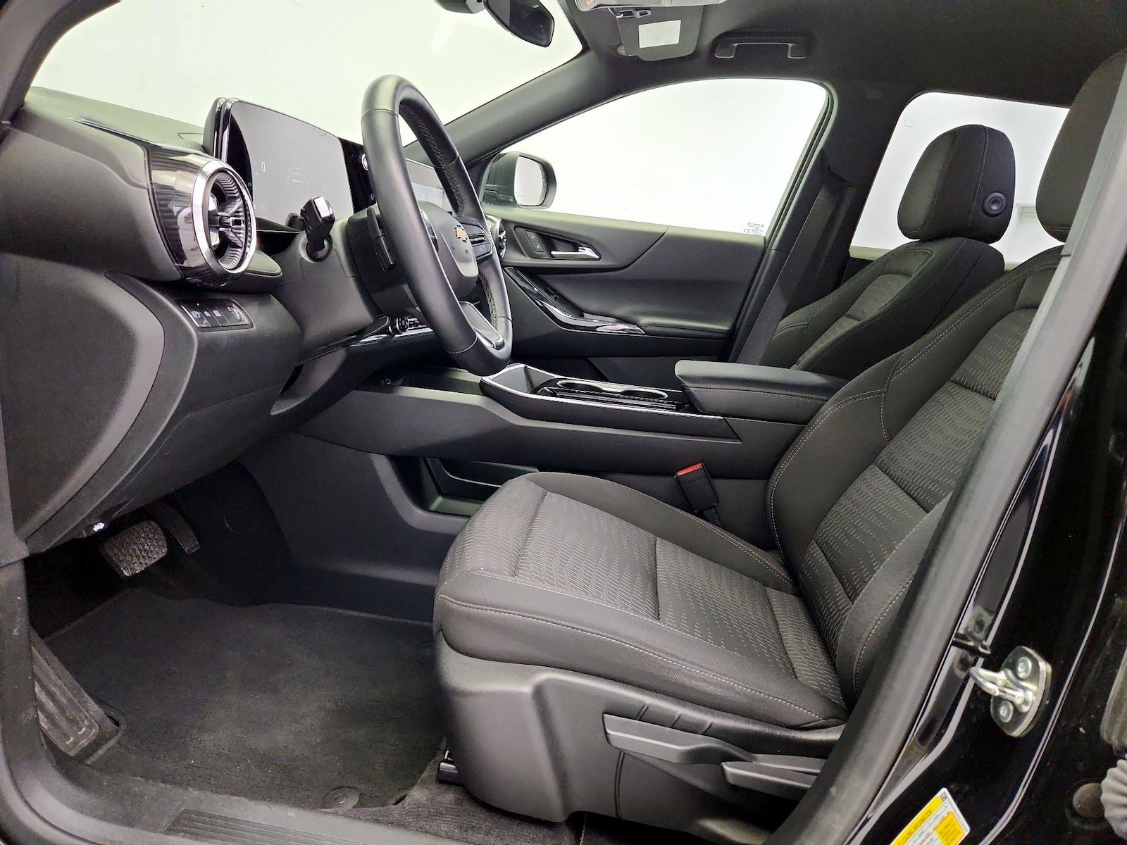2025 Chevrolet Equinox LT - Photo 12