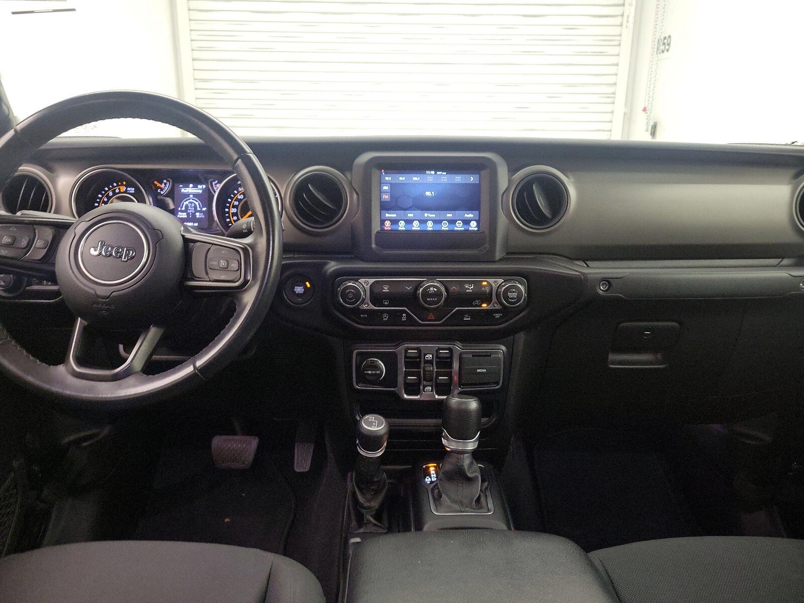 Apple CarPlay® & Android Auto™