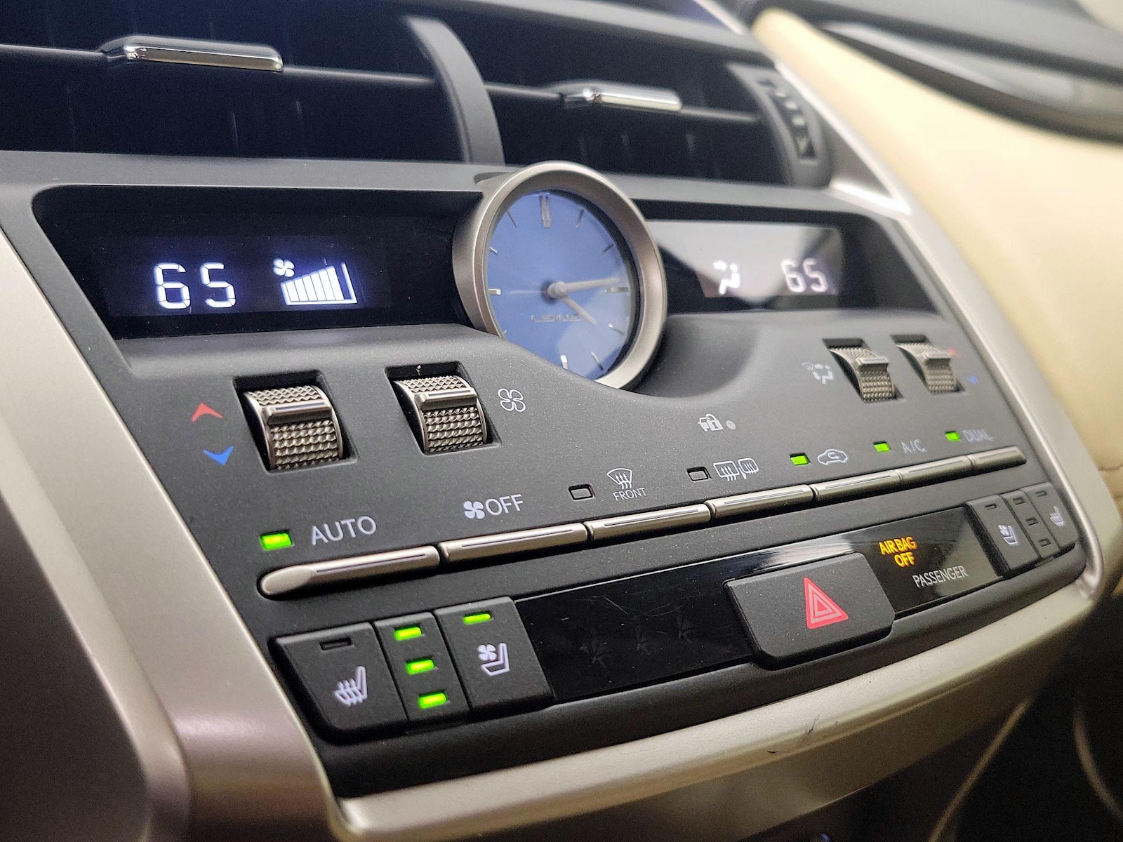 2021 Lexus NX 300 - Photo 18