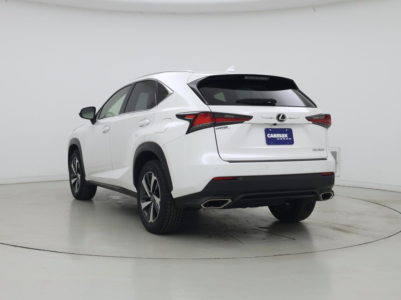 2021 Lexus NX 300 - Photo 3