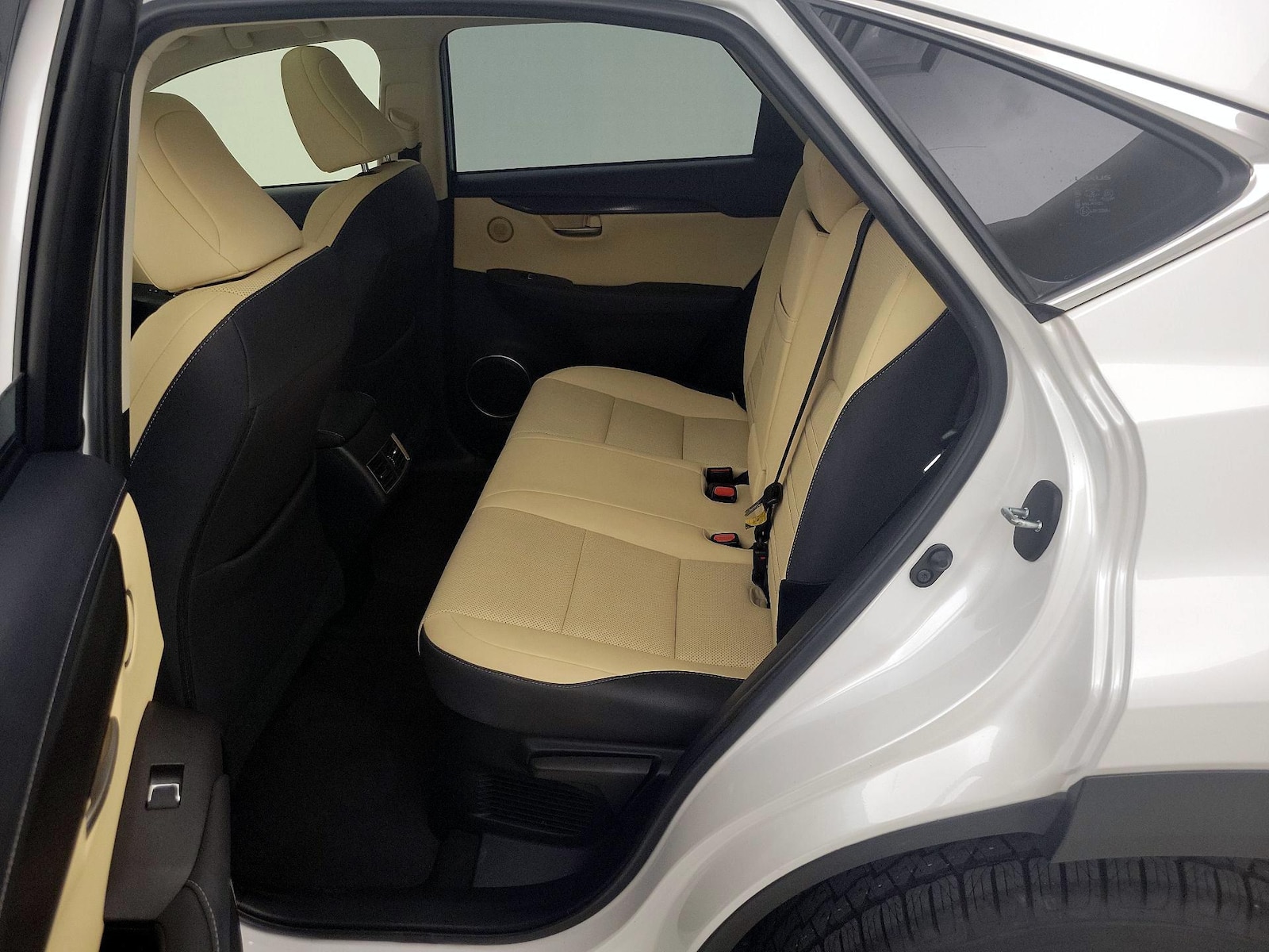 2021 Lexus NX 300 - Photo 22