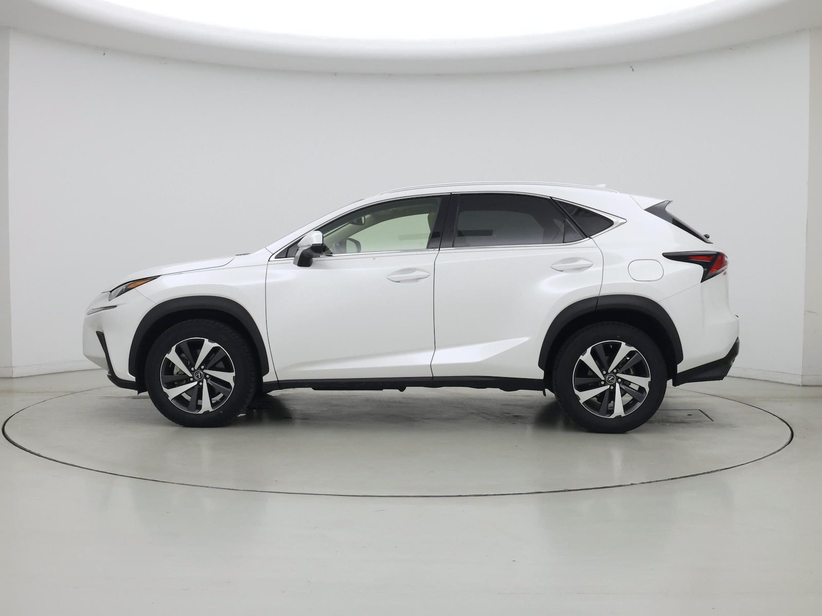 2021 Lexus NX 300 - Photo 4