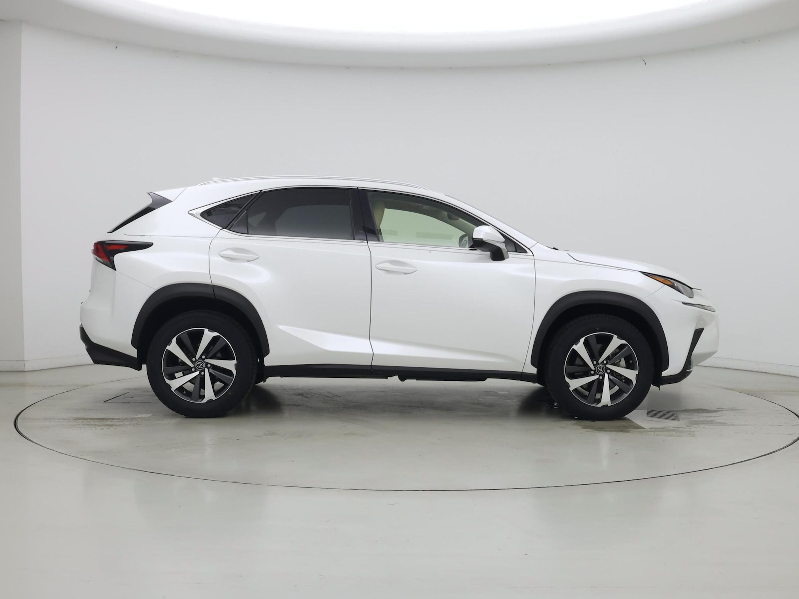 2021 Lexus NX 300 - Photo 8