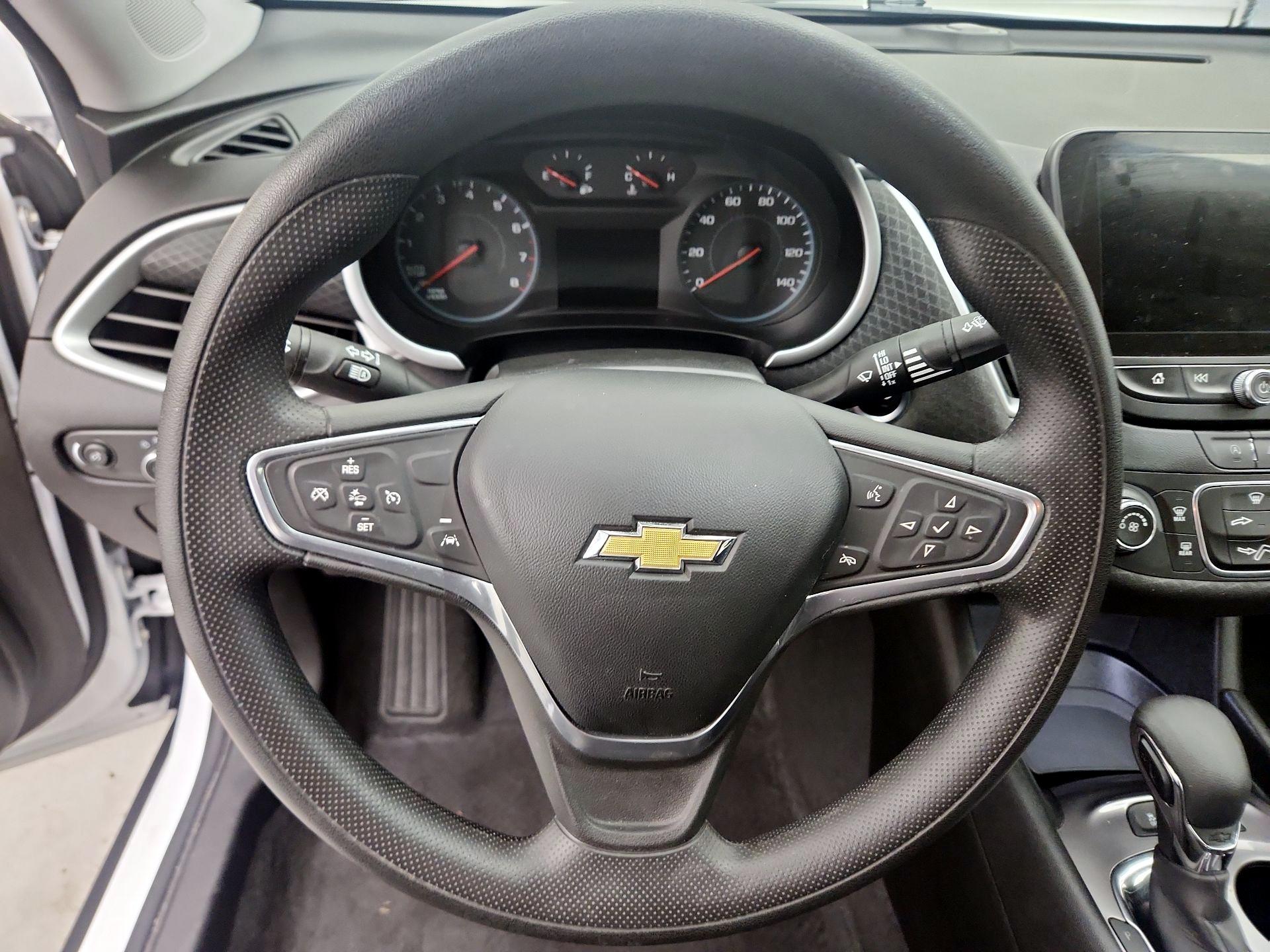 Thumbnail: 2023 Chevrolet Malibu - 10