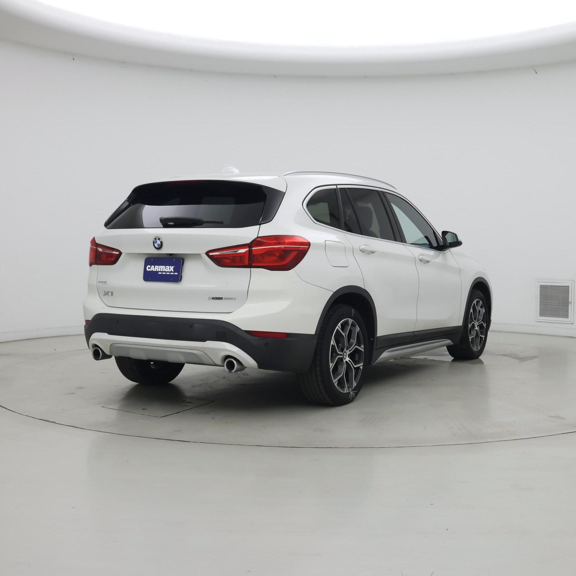 Thumbnail: 2020 BMW X1 - 8