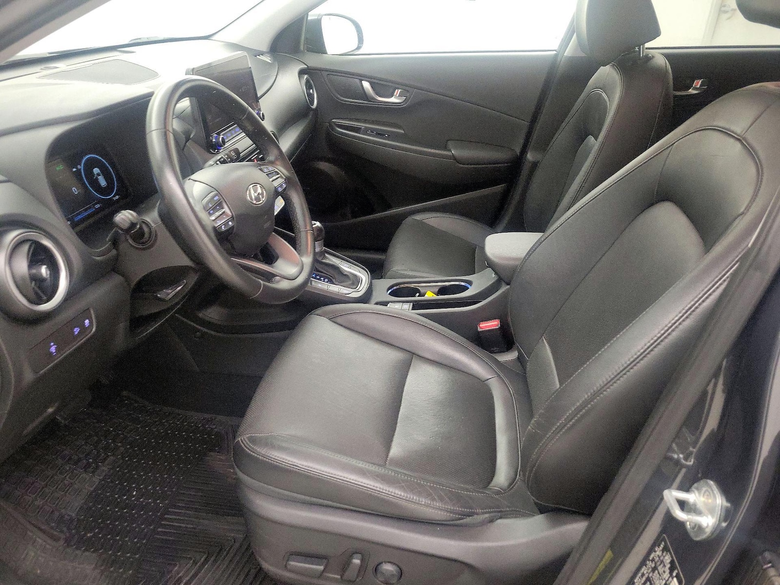 2022 Hyundai Kona Limited - Photo 12
