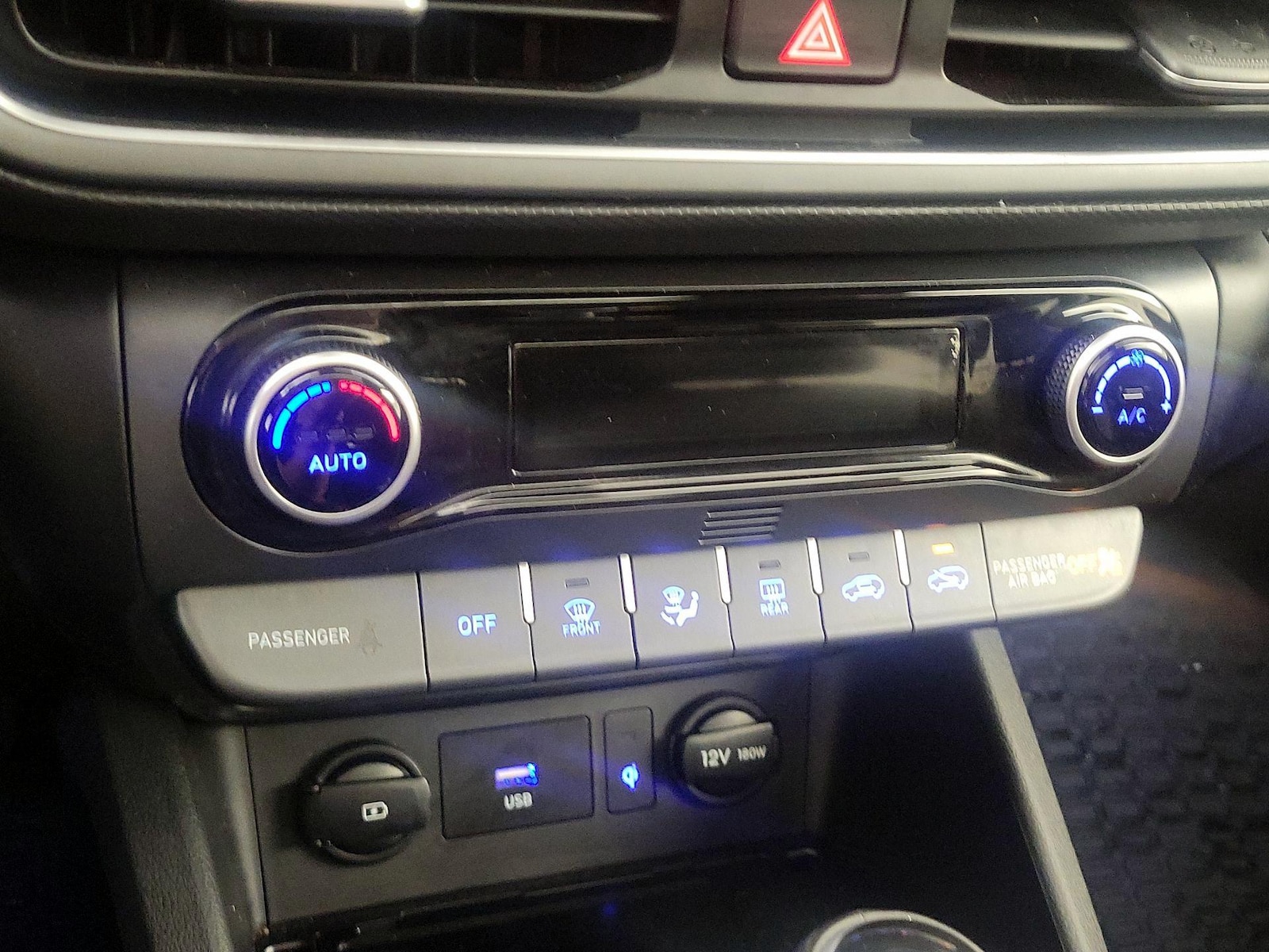 2022 Hyundai Kona Limited - Photo 18